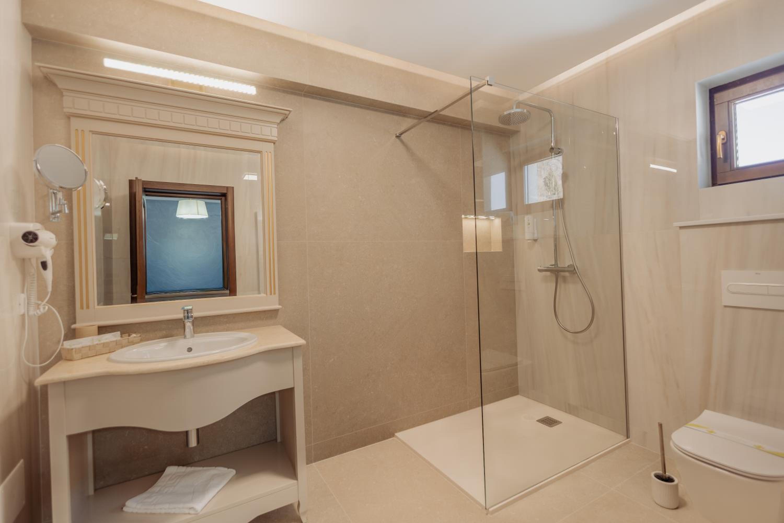 Double Room with Balcony photo 3
