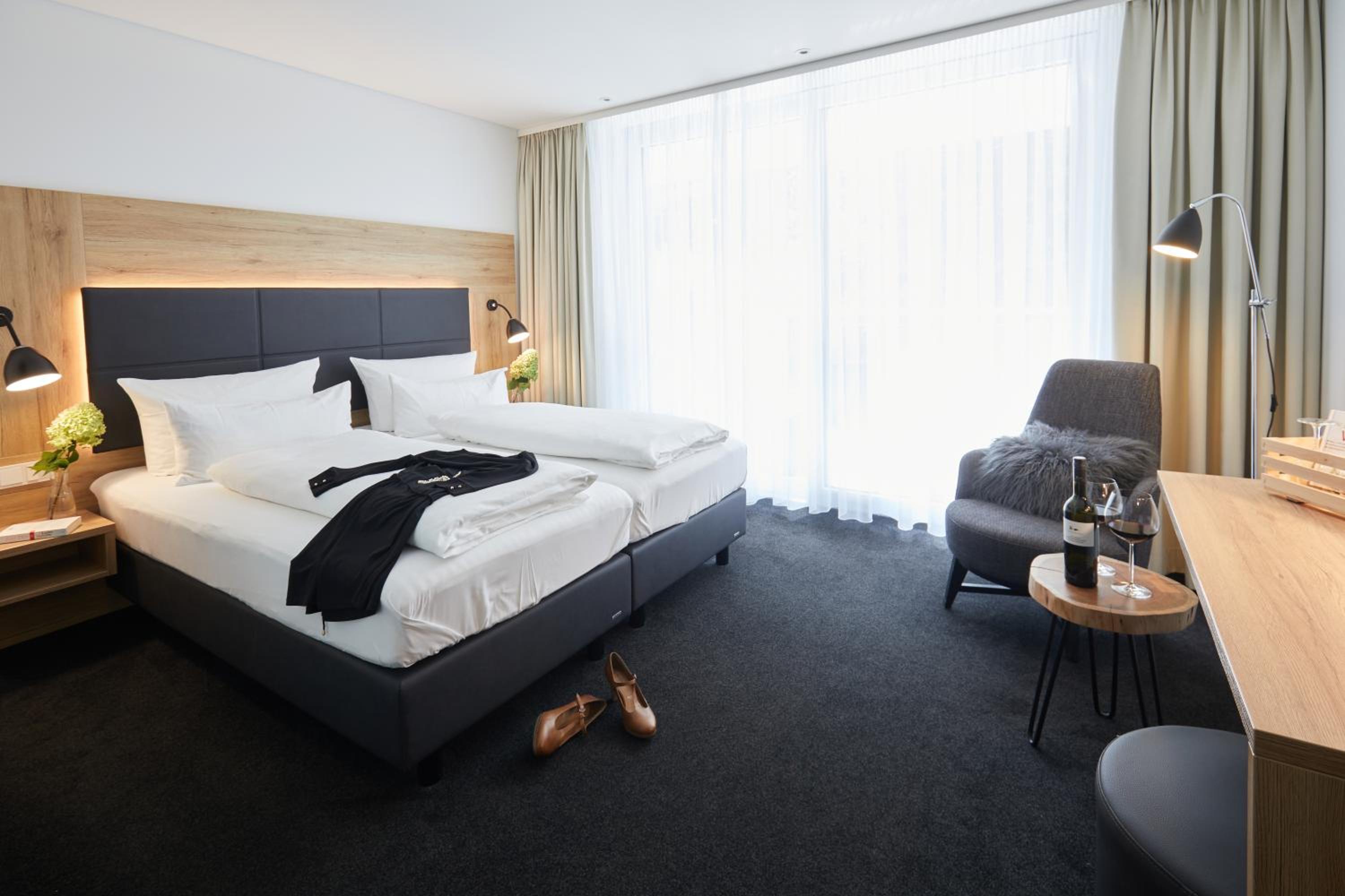 Large Double Room photo 2