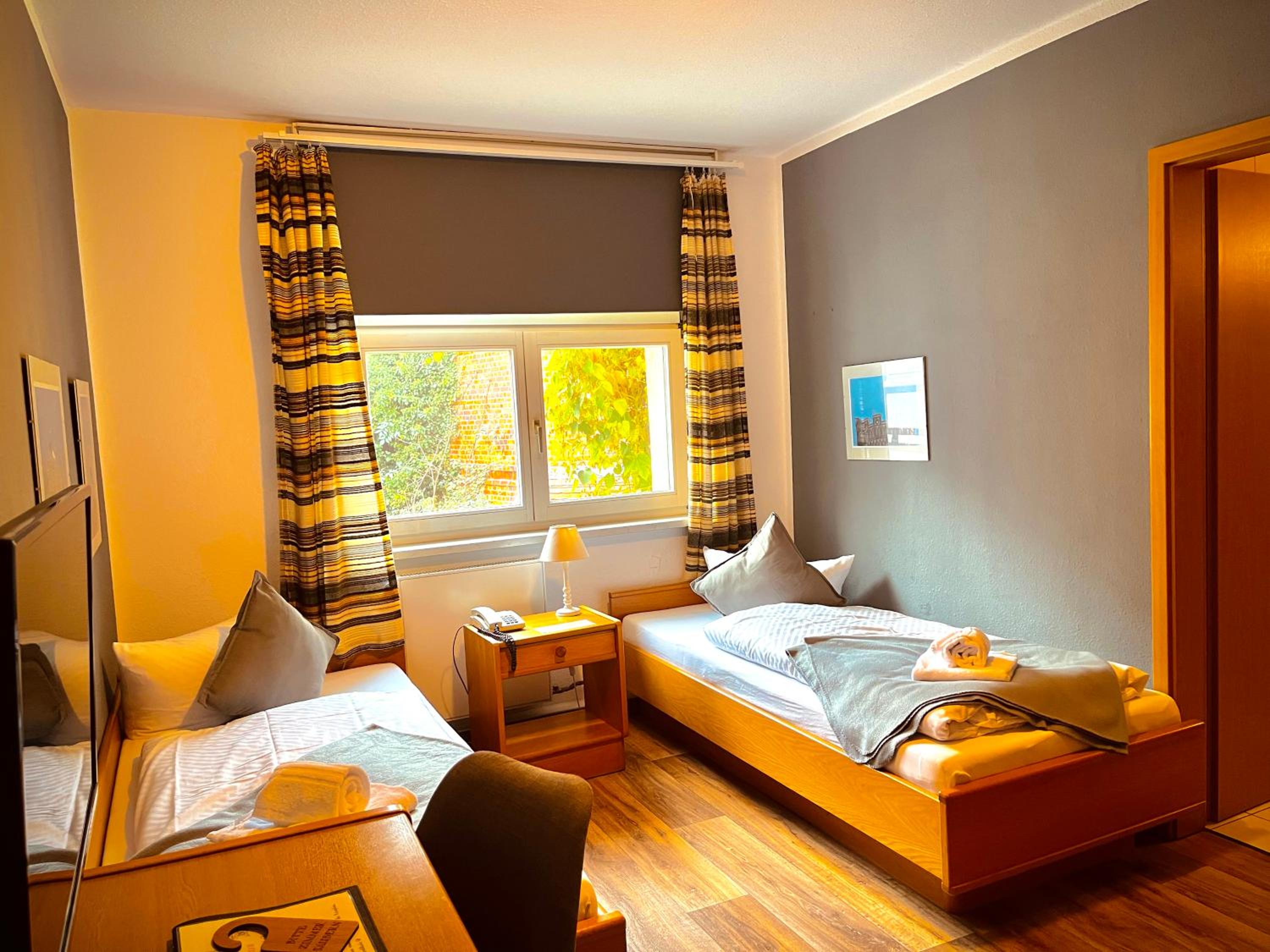Standard Twin Room photo 2