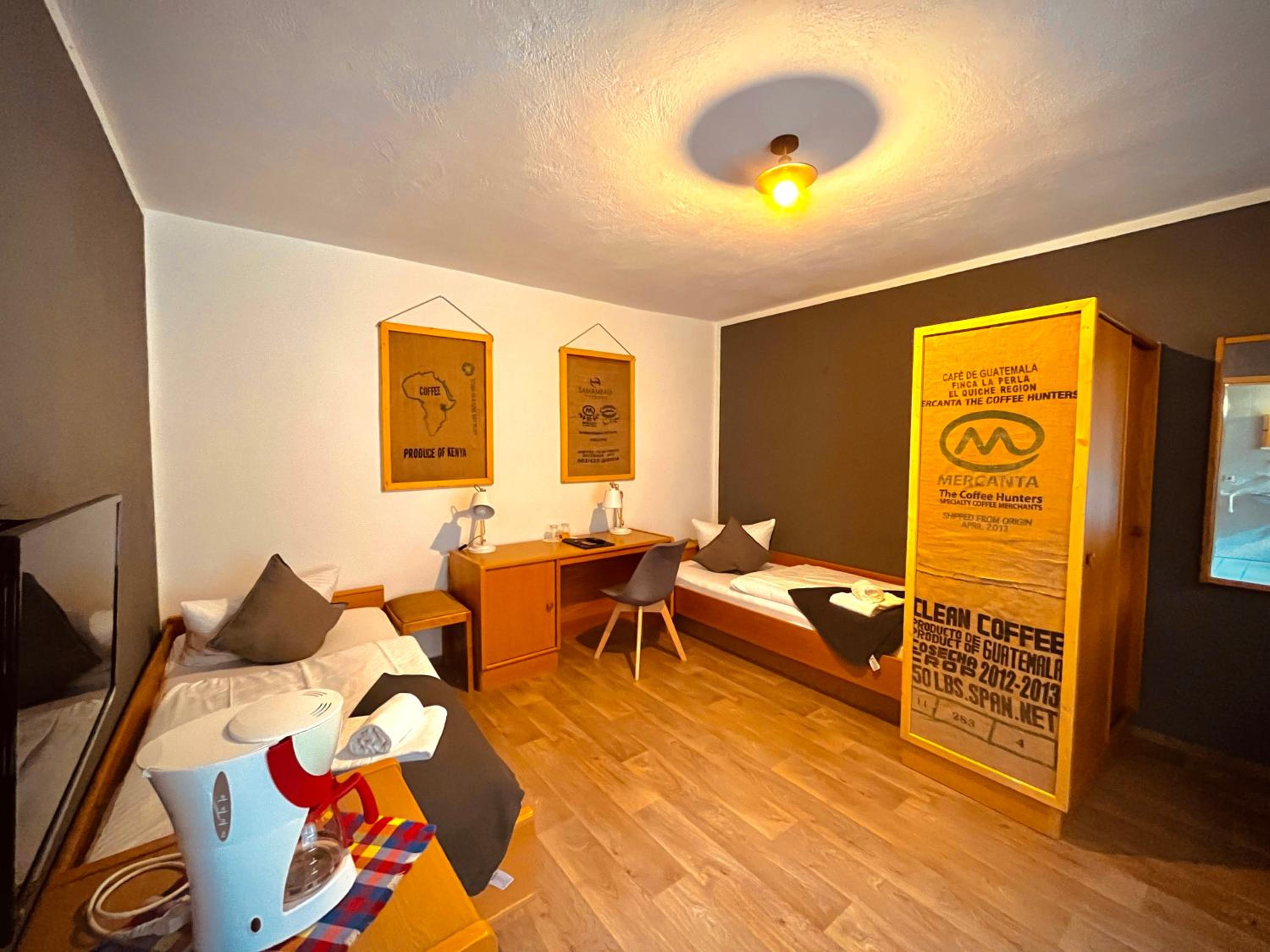 Standard Twin Room photo 3