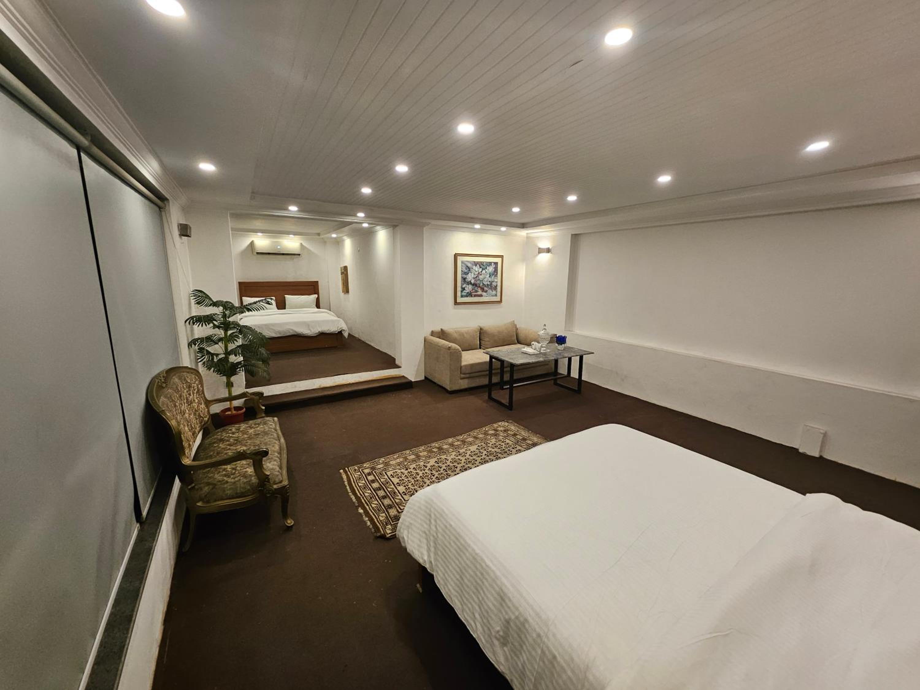 Quadruple Room with Shared Bathroom photo 3