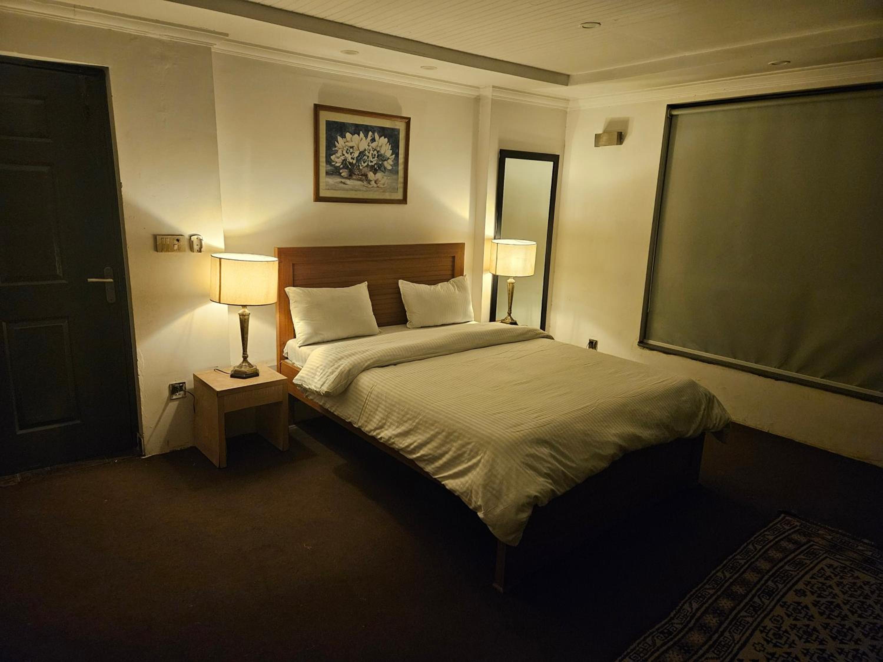 Quadruple Room with Shared Bathroom photo 2
