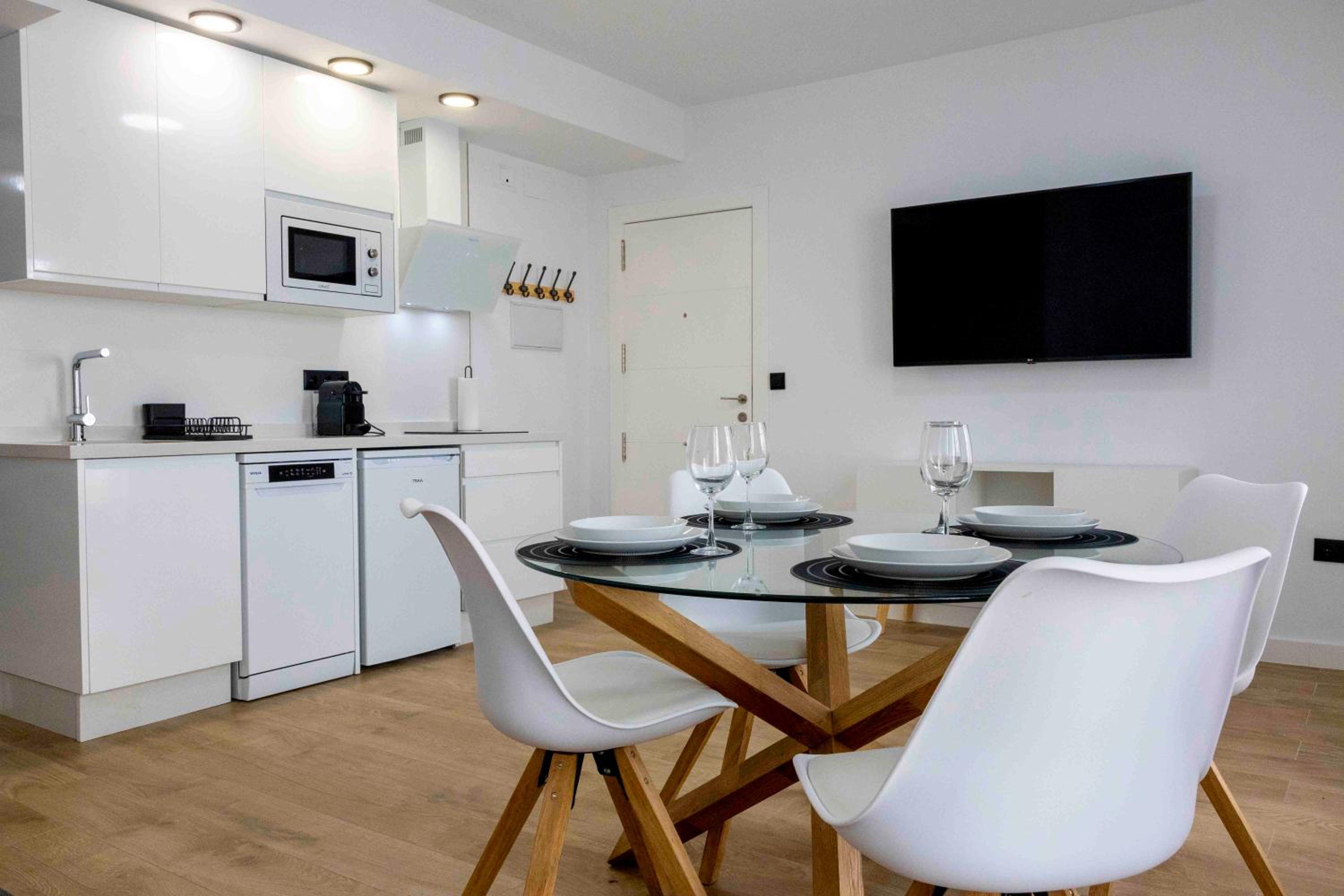 Two-Bedroom Deluxe Apartment photo 2