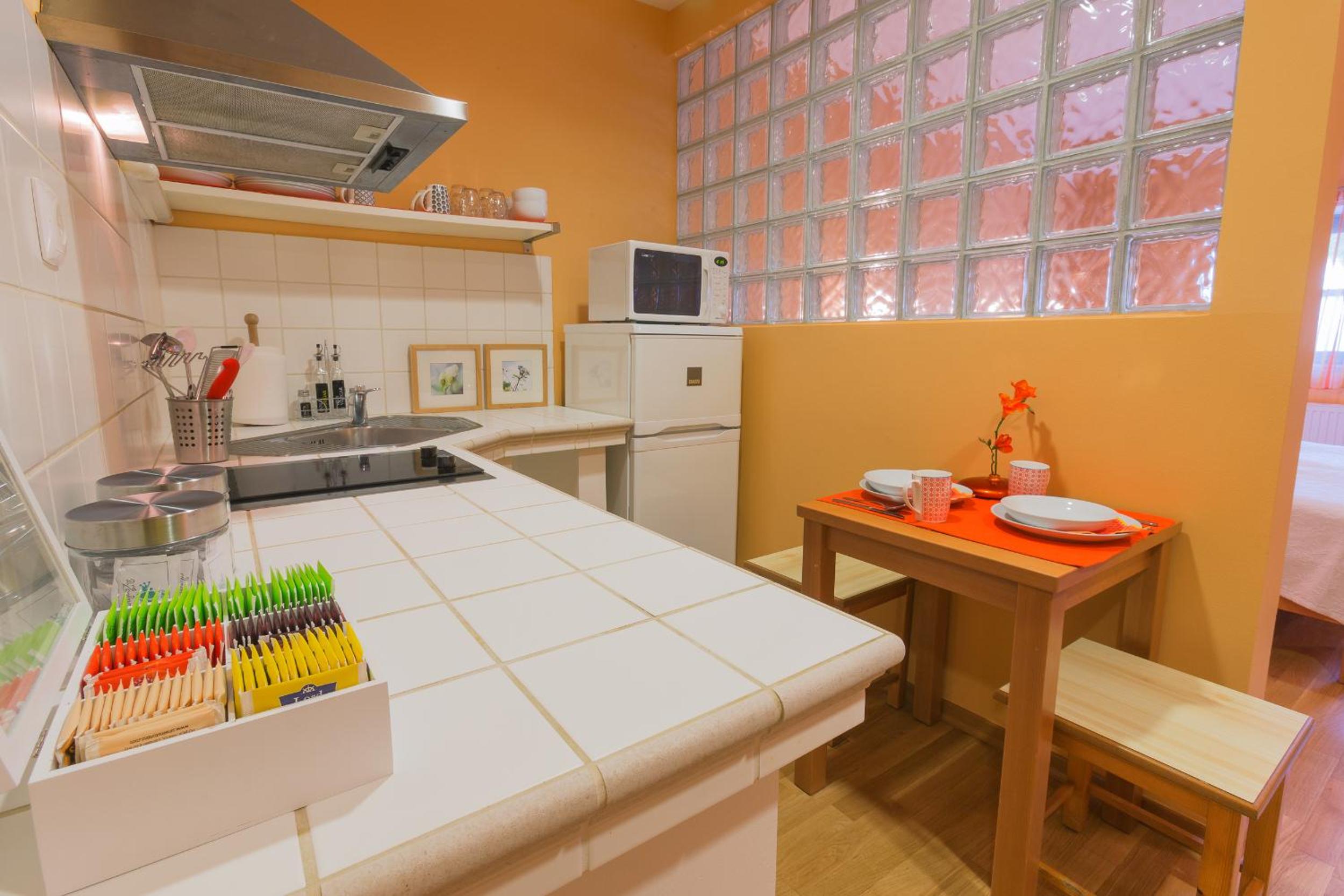 One-Bedroom Apartment With Parking