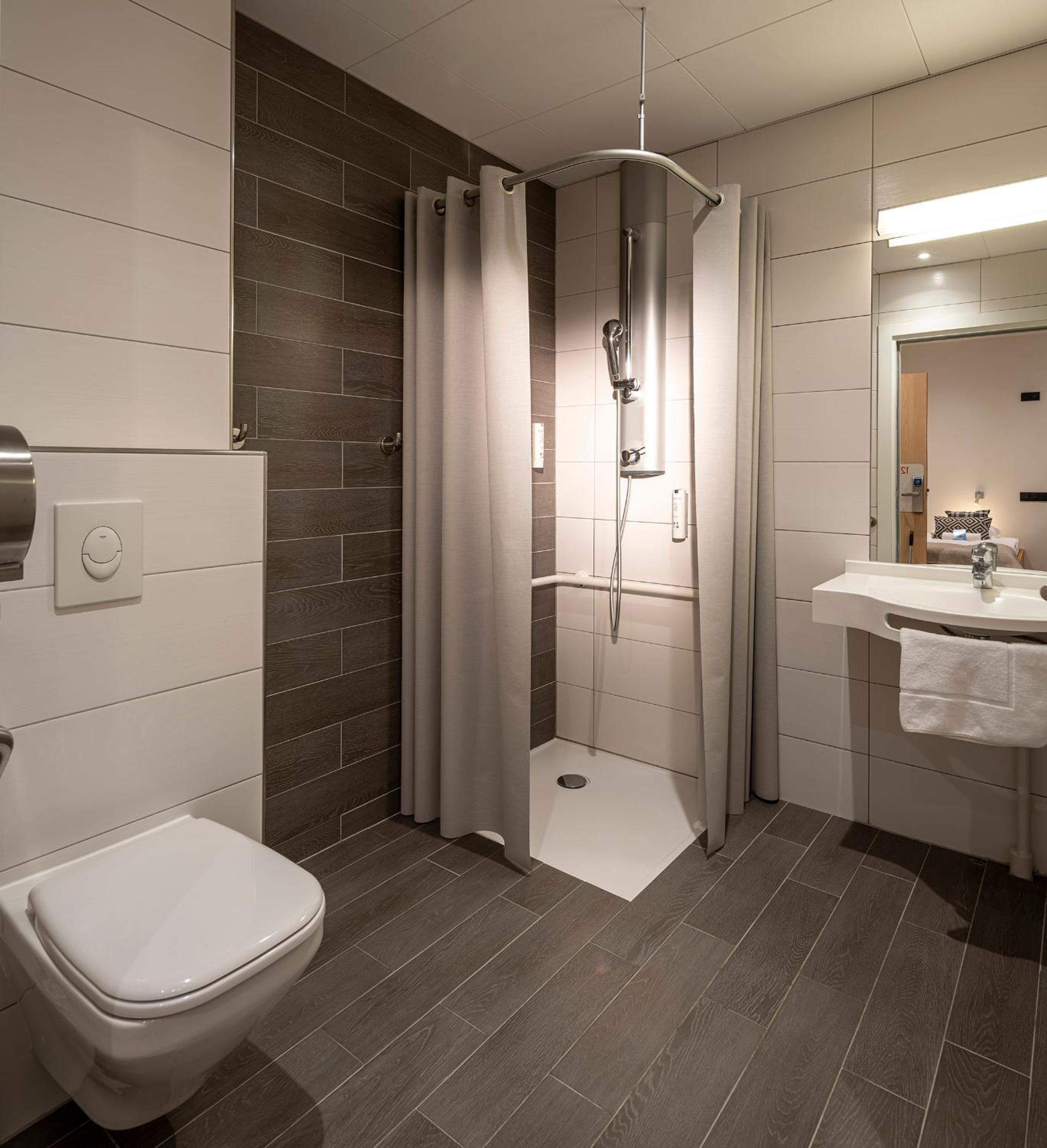 Triple Room - Disability Access photo 3