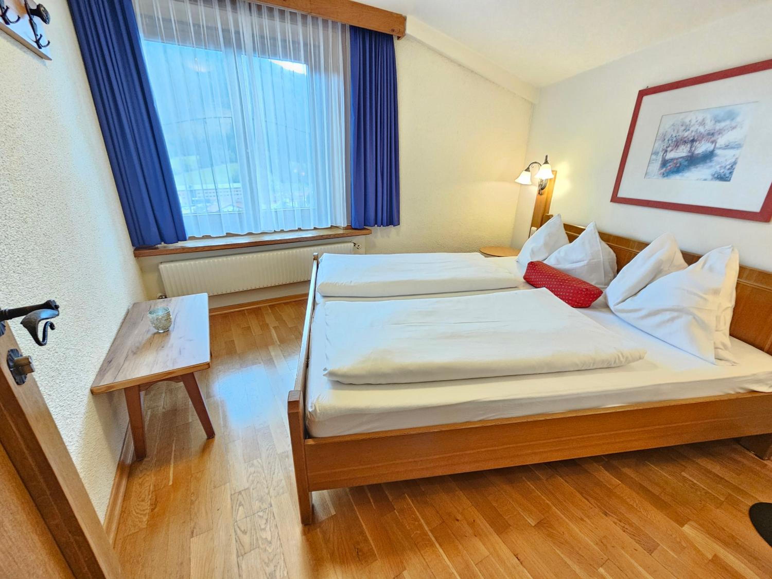 Two-Bedroom Apartment with Mountain View