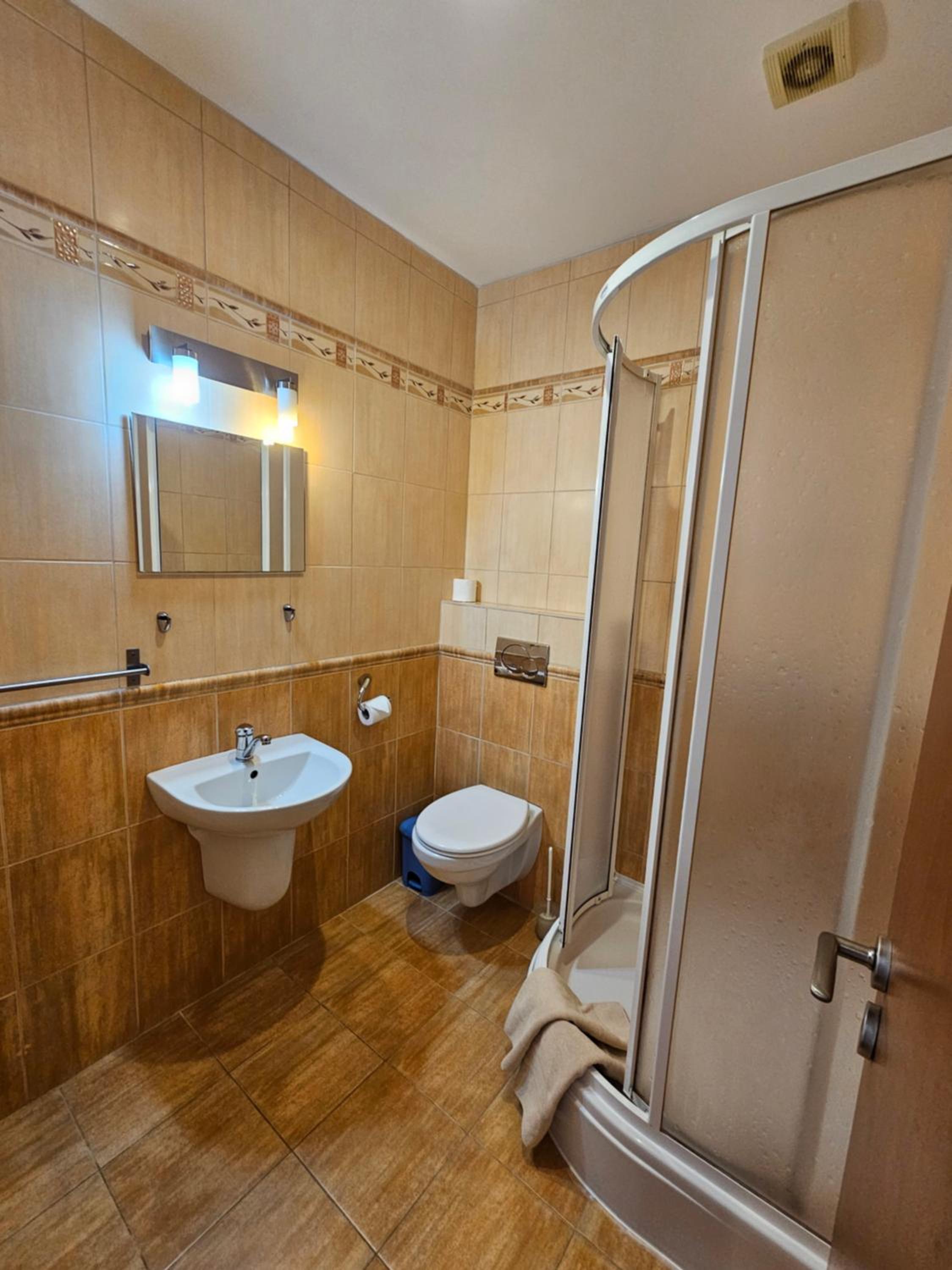 Comfort Triple Room with Shower - Photo 3