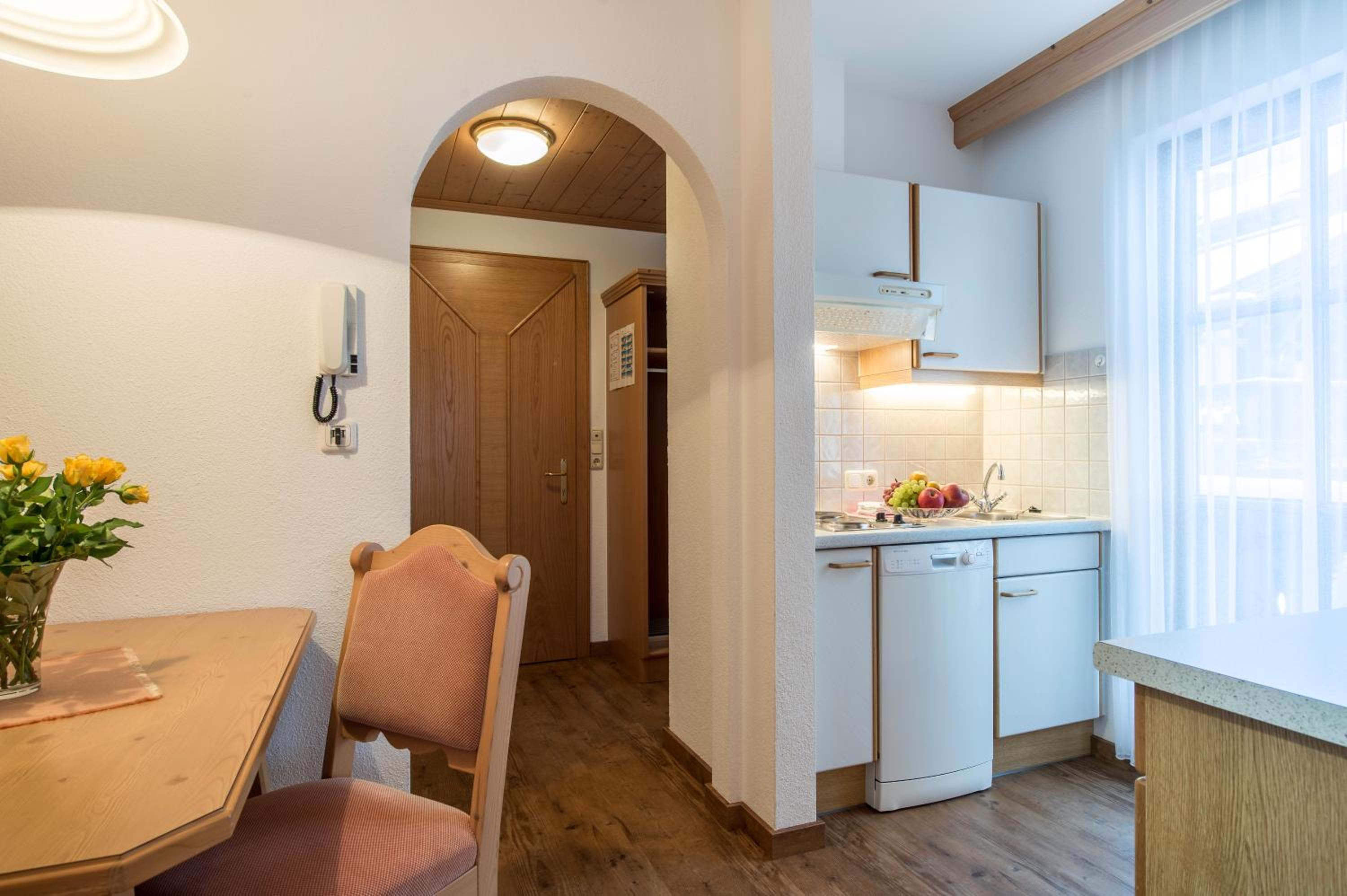 One-Bedroom Apartment photo 2