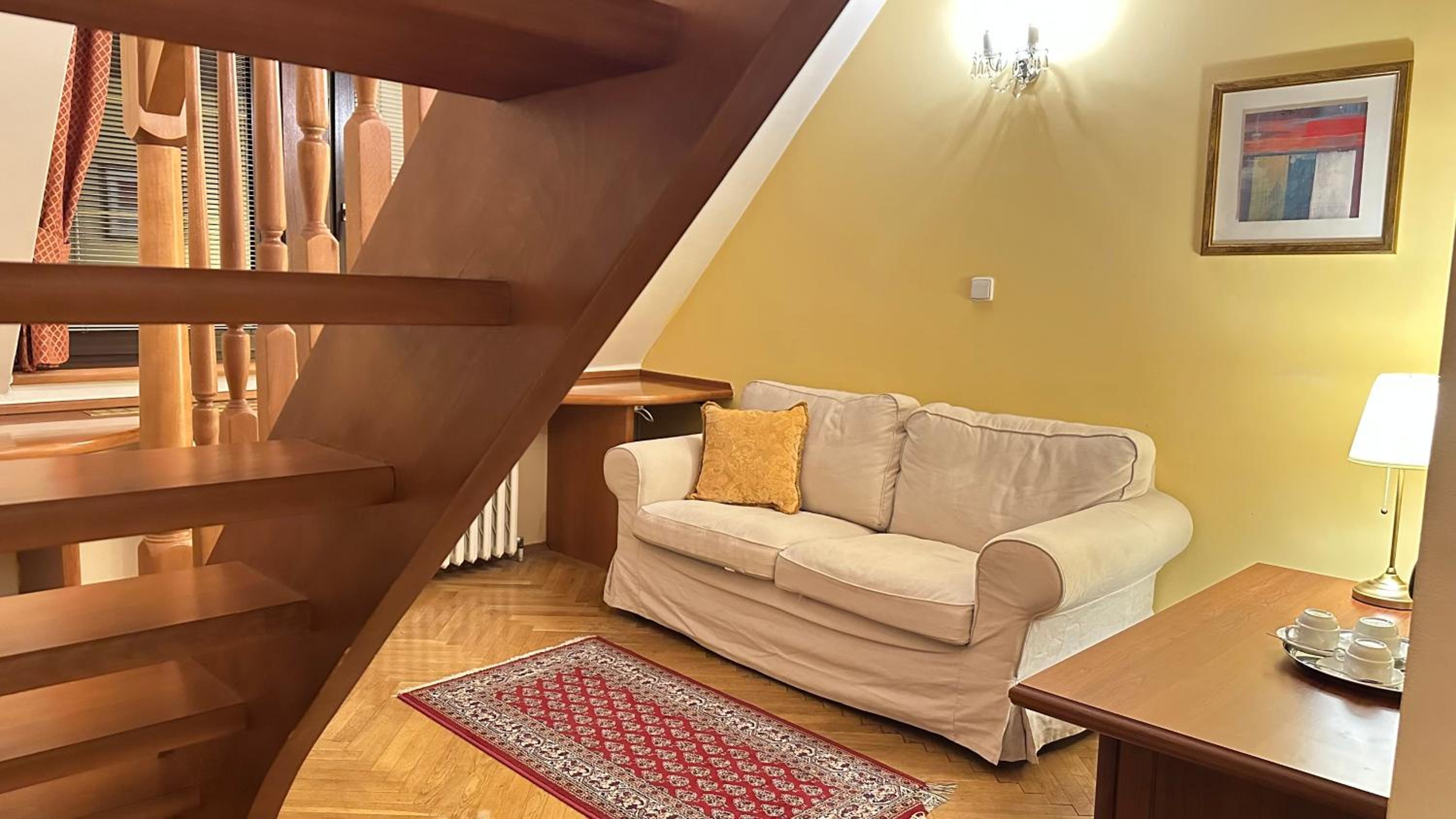 Superior Triple Room thumbnail 5
