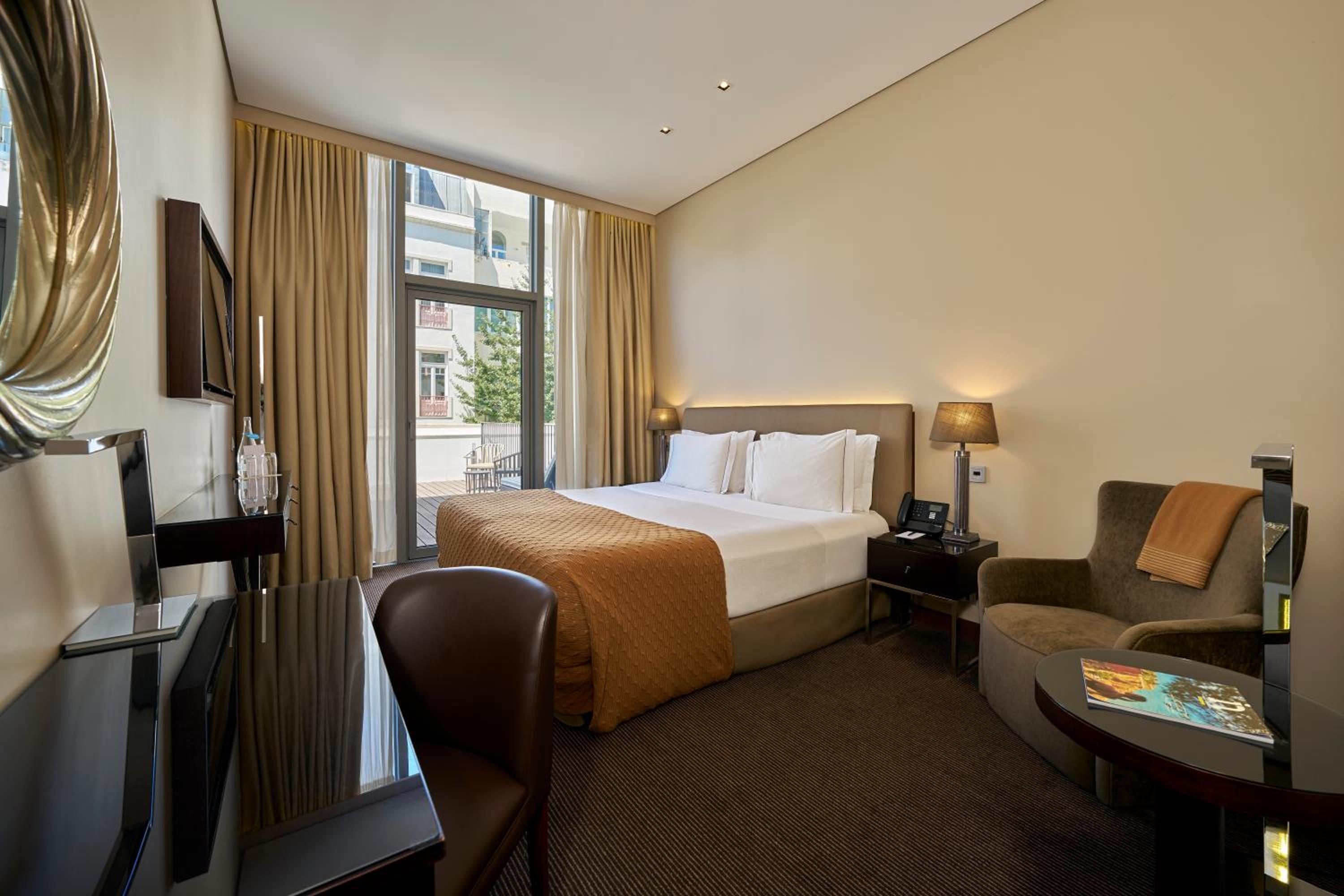Superior Double or Twin Room with Terrace