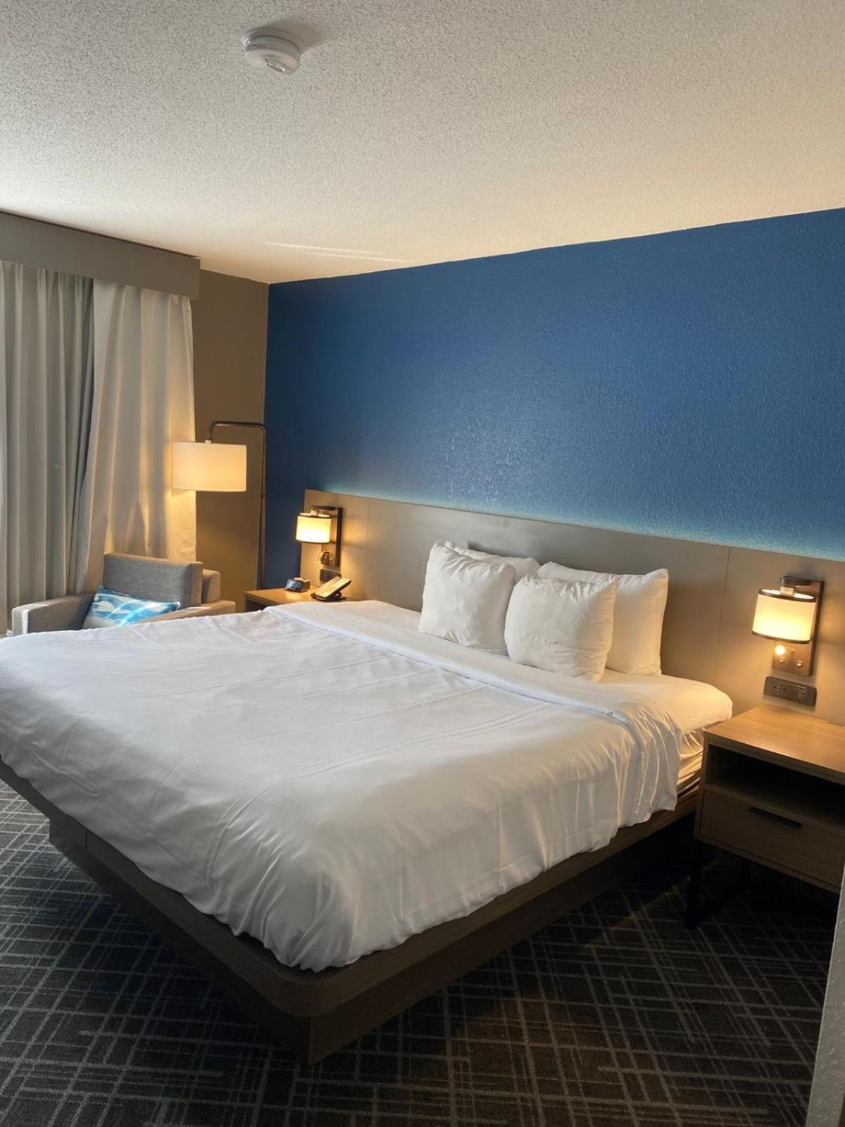 King Room - Non-Smoking - Photo 1
