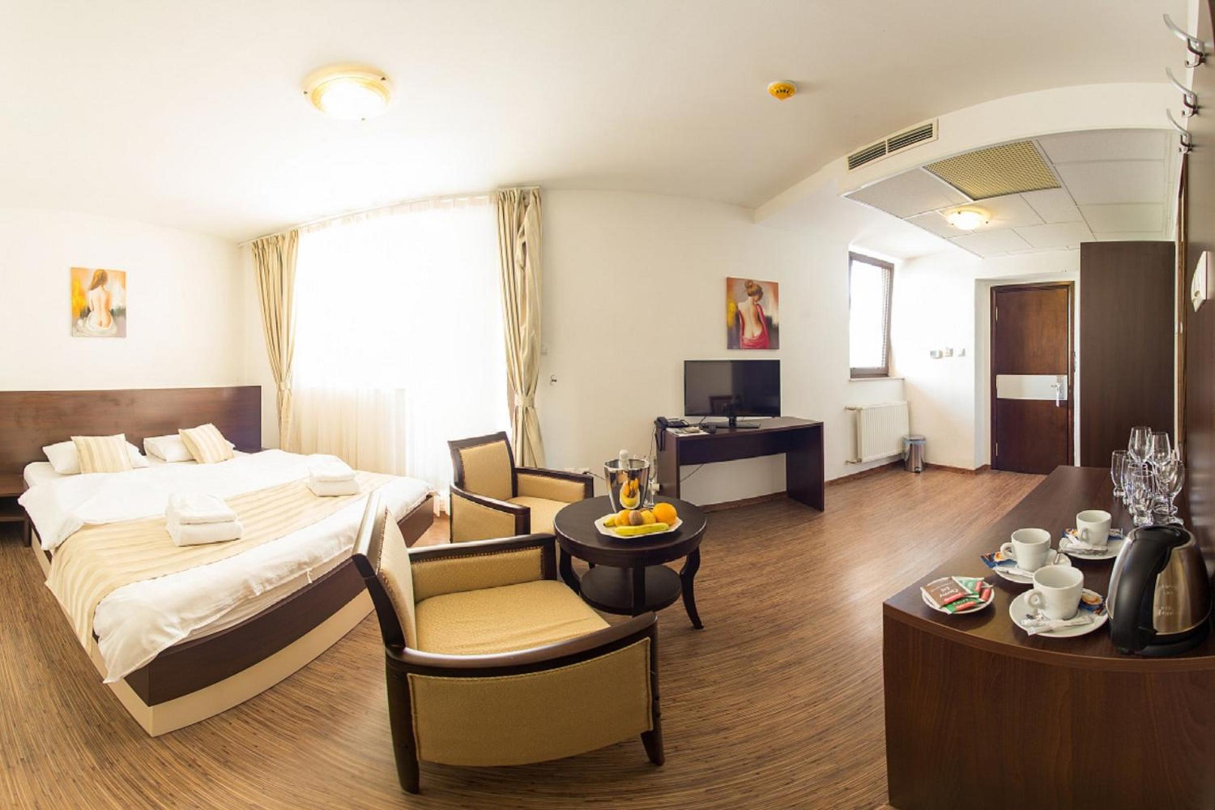 Two-Bedroom Deluxe Apartment With Balcony