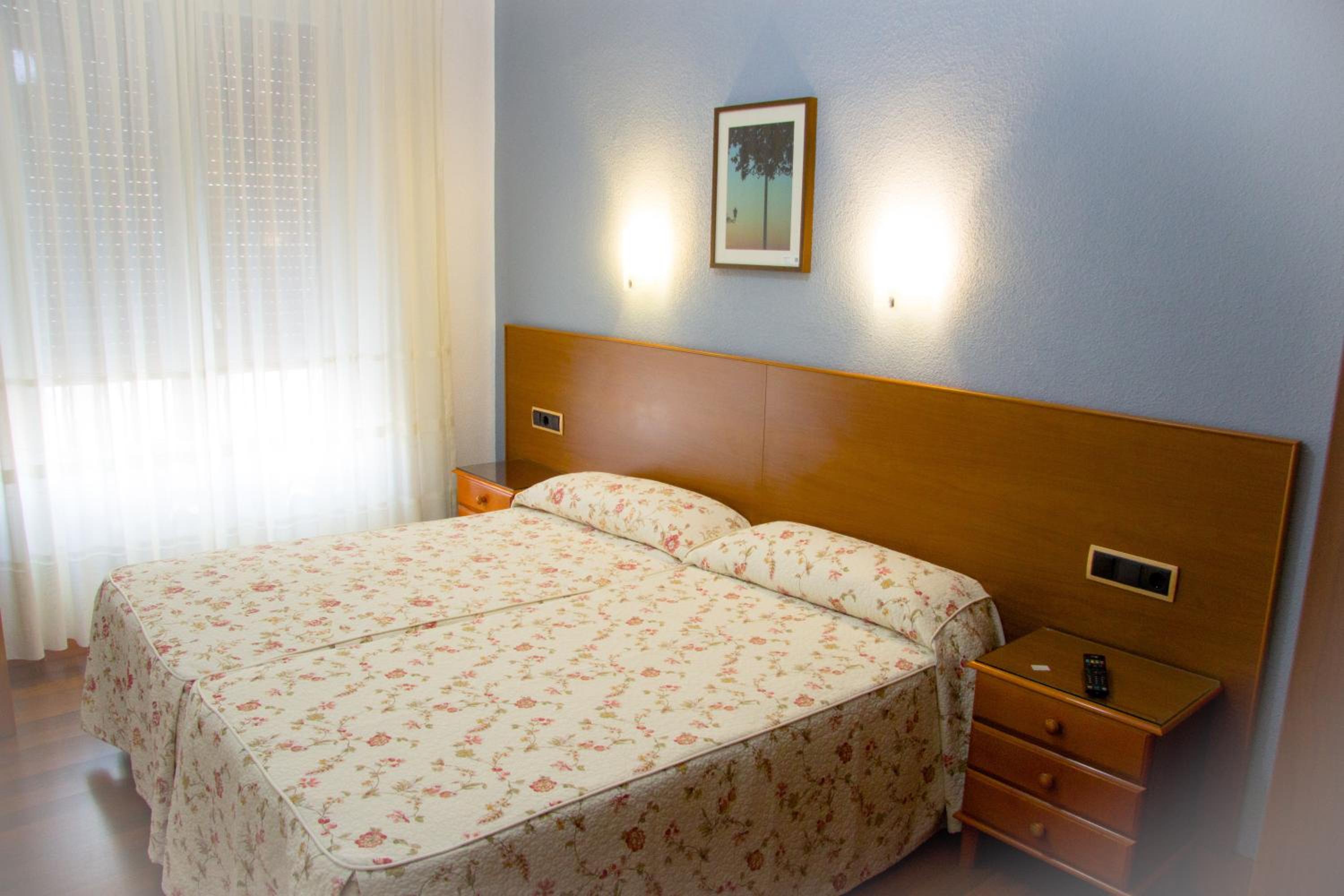 Habitación Doble o con Dos Camas con Baño Compartido