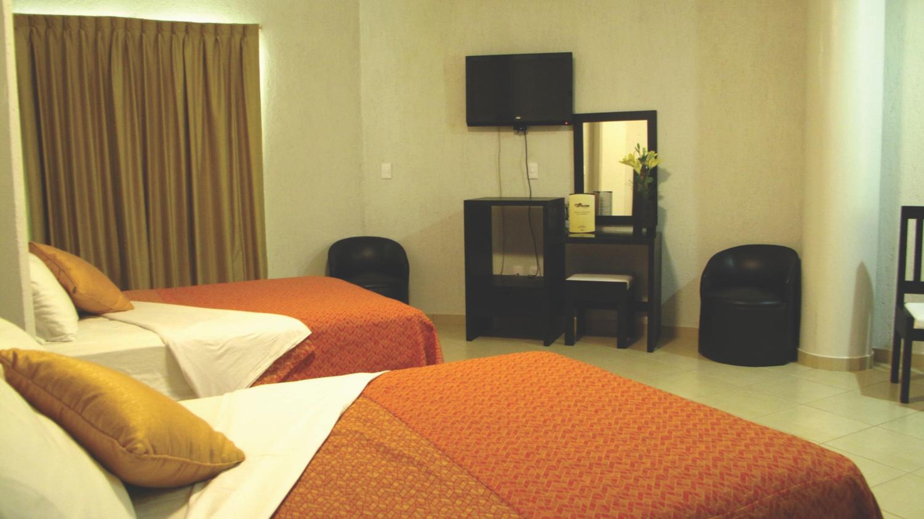 Standard Suite - Photo 8