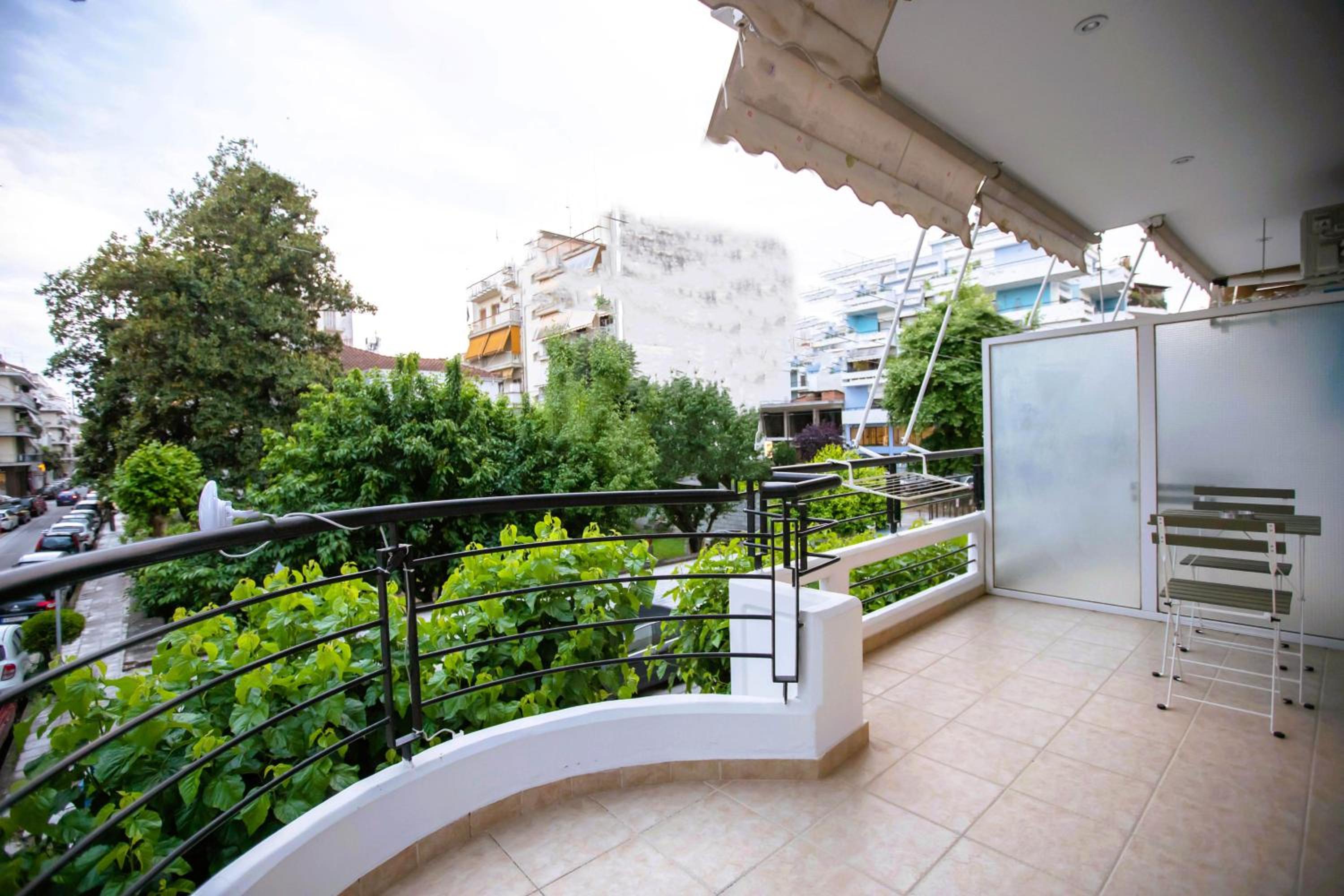 Deluxe One-Bedroom Apartment with City View