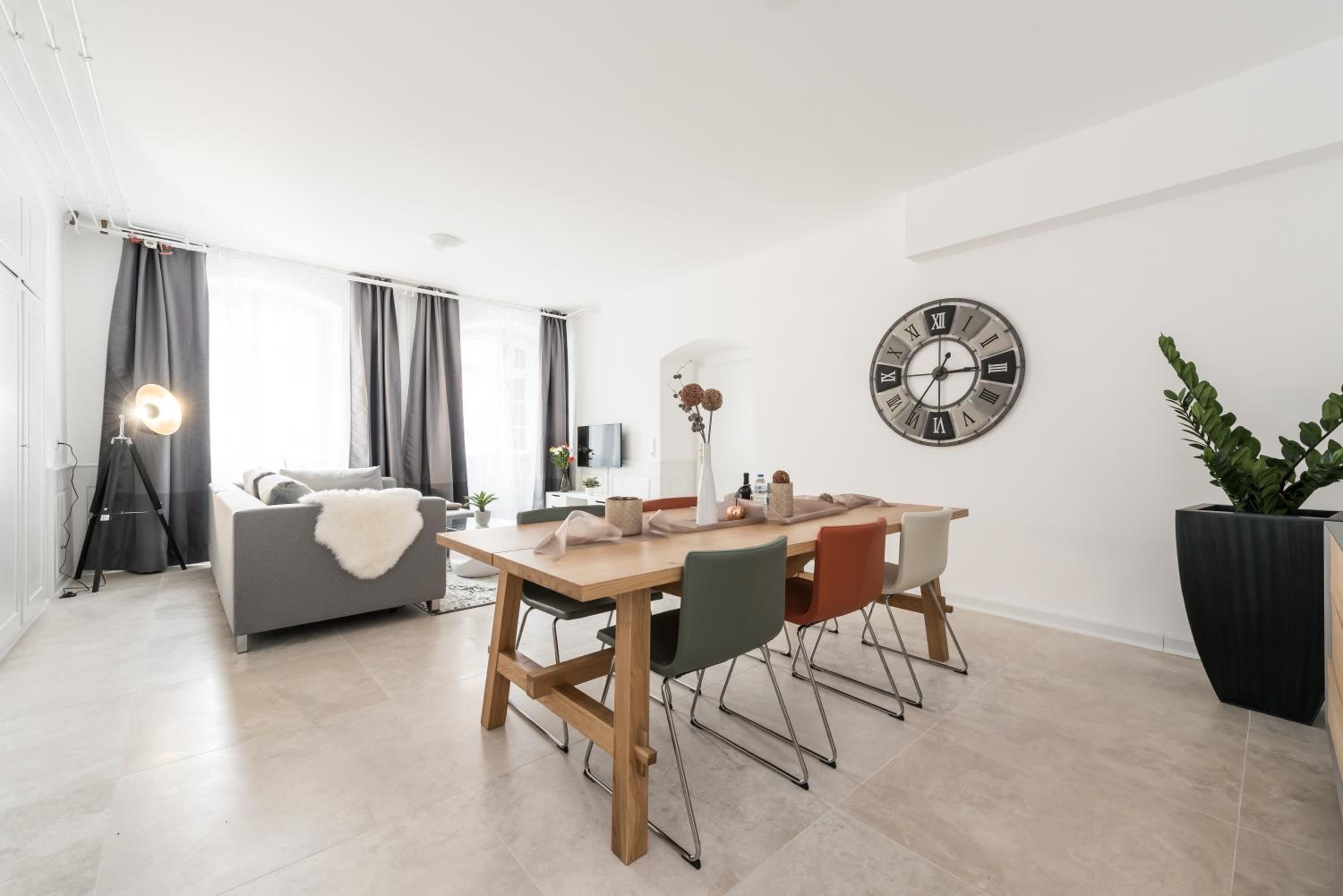 Three-Bedroom Apartment - Photo 7