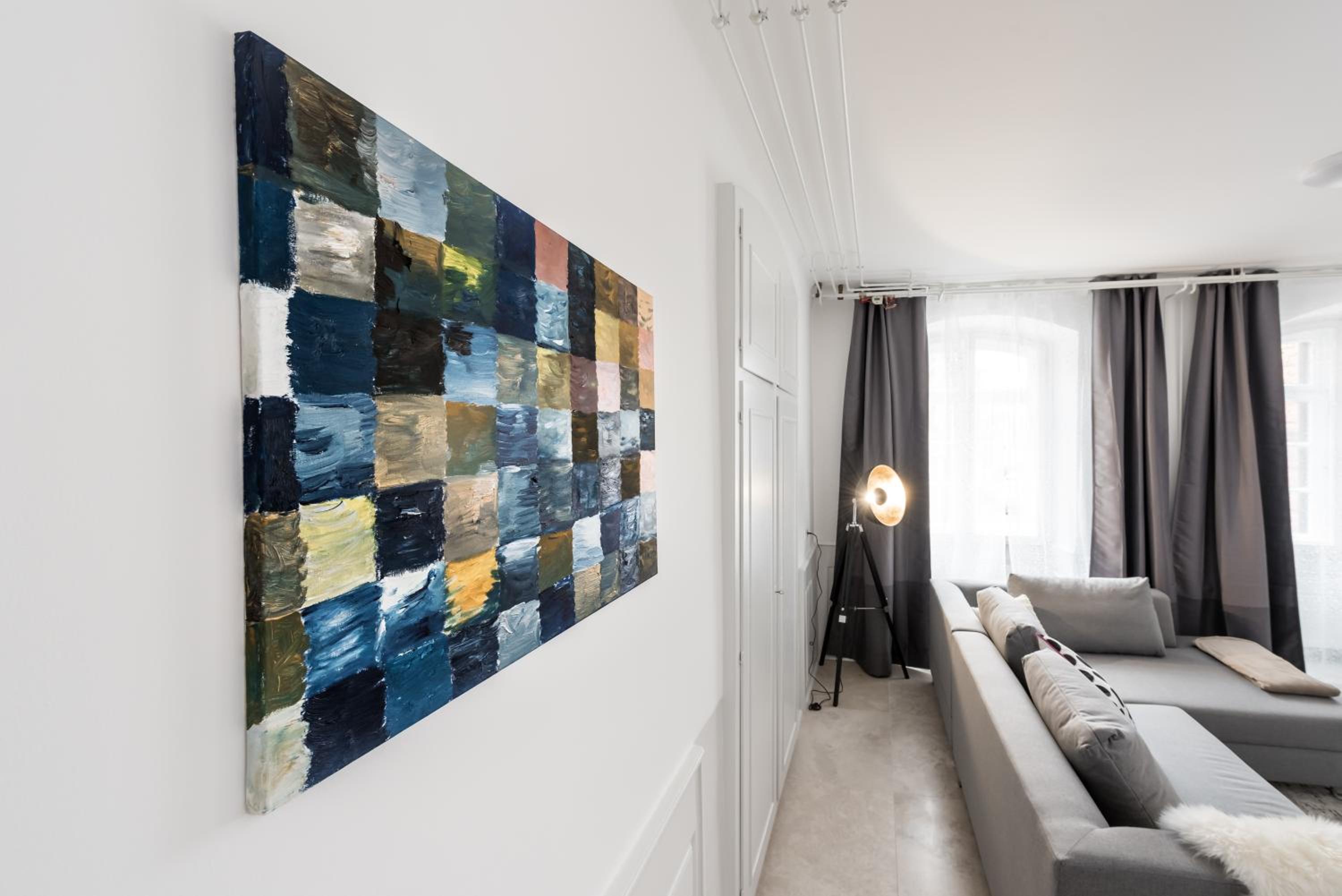 Three-Bedroom Apartment - Photo 6