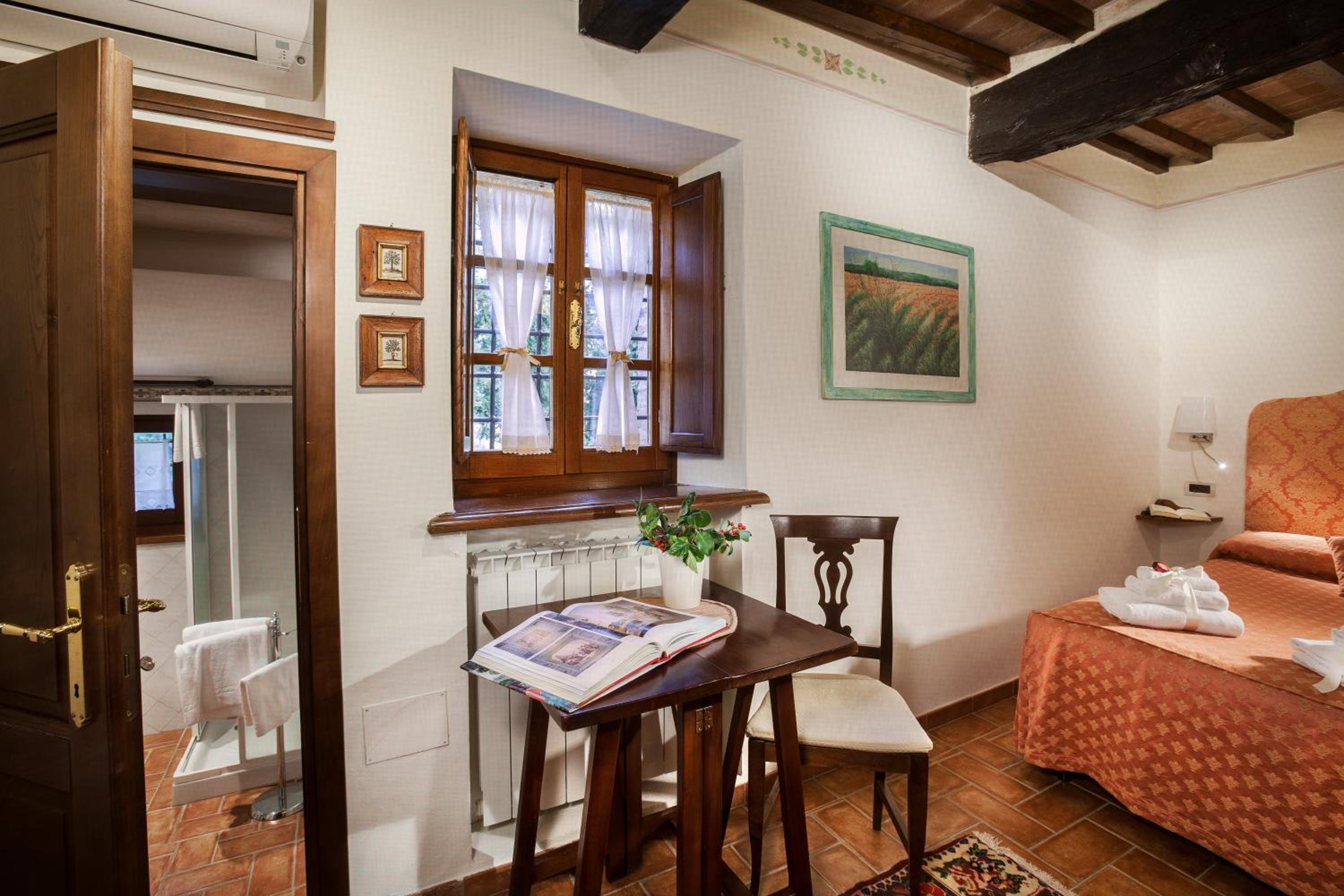 One-Bedroom House photo 1