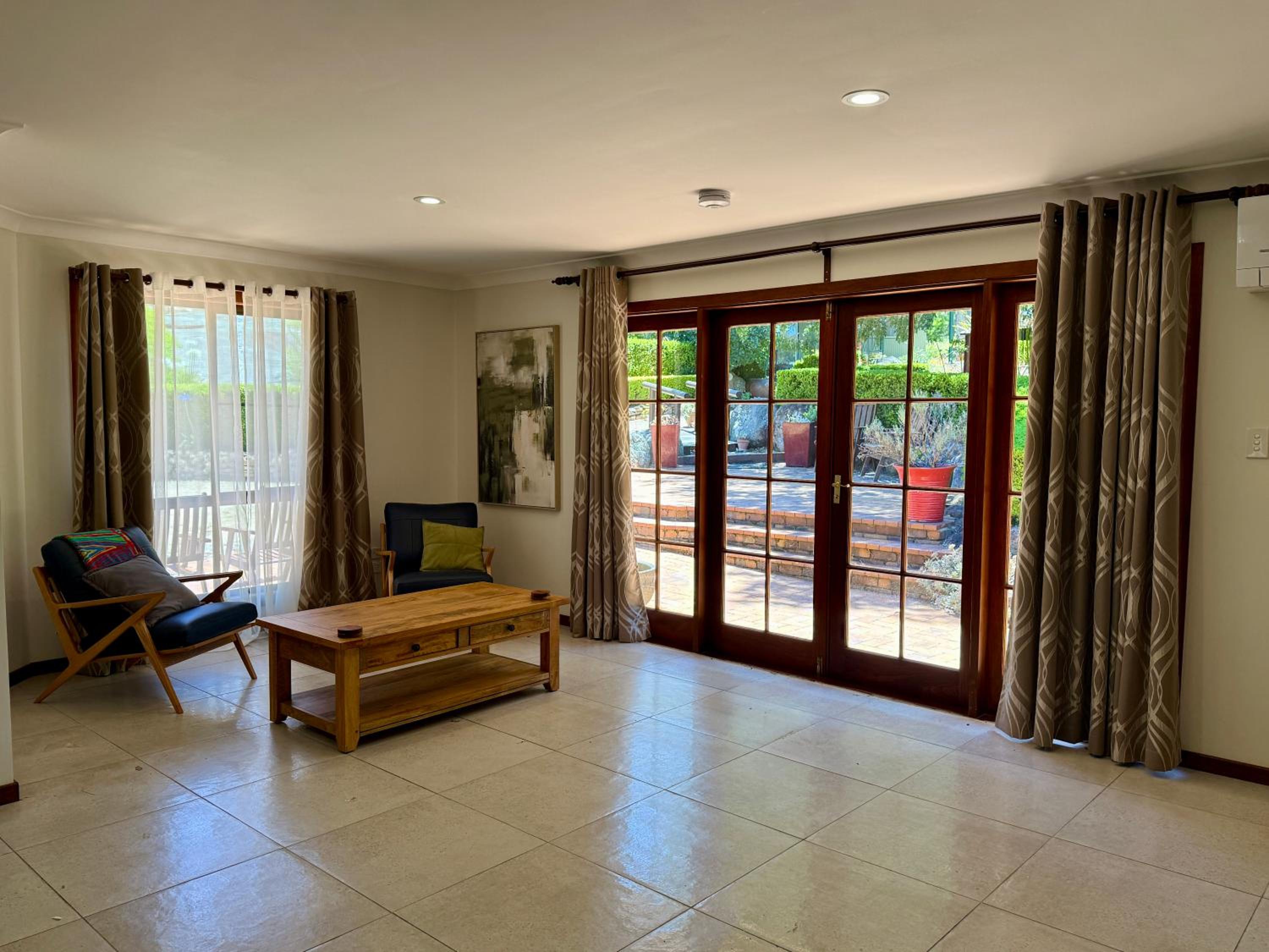 Three-Bedroom Villa photo 2