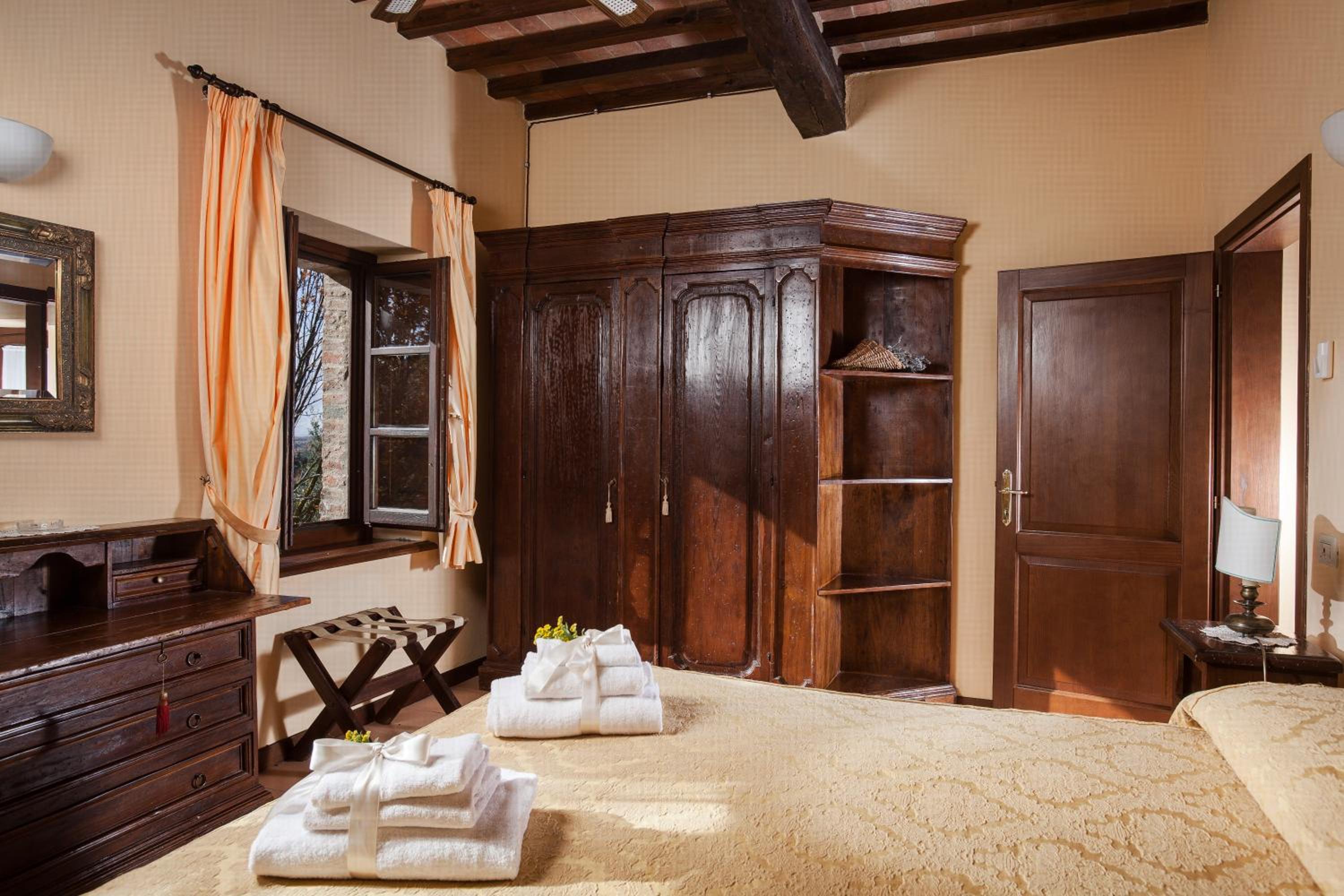 Two-Bedroom Apartment - Poliziano photo 1