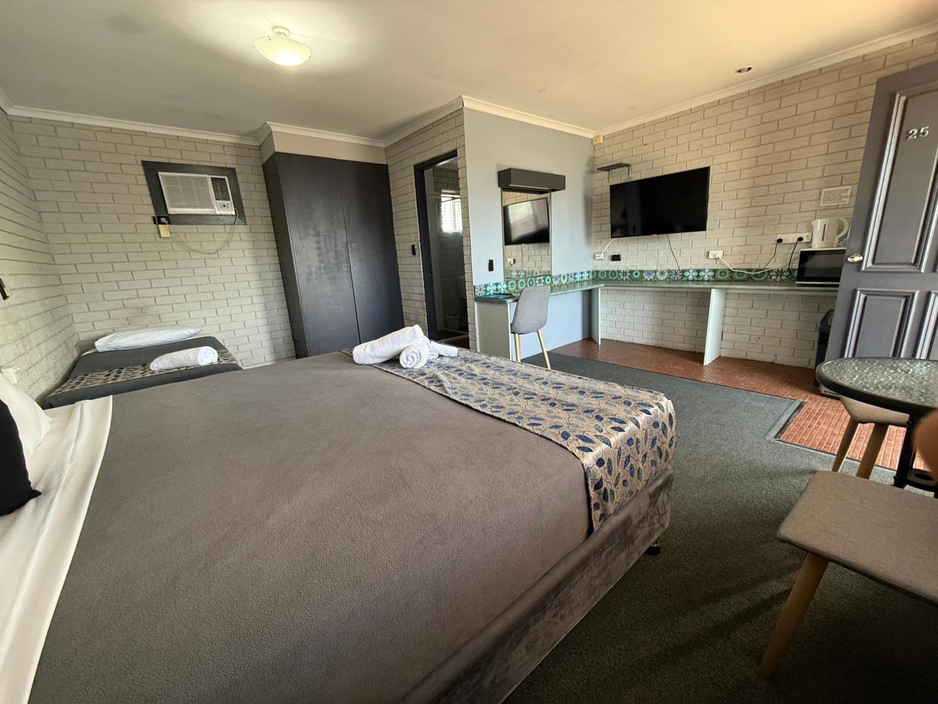 Standard Twin Room photo 3