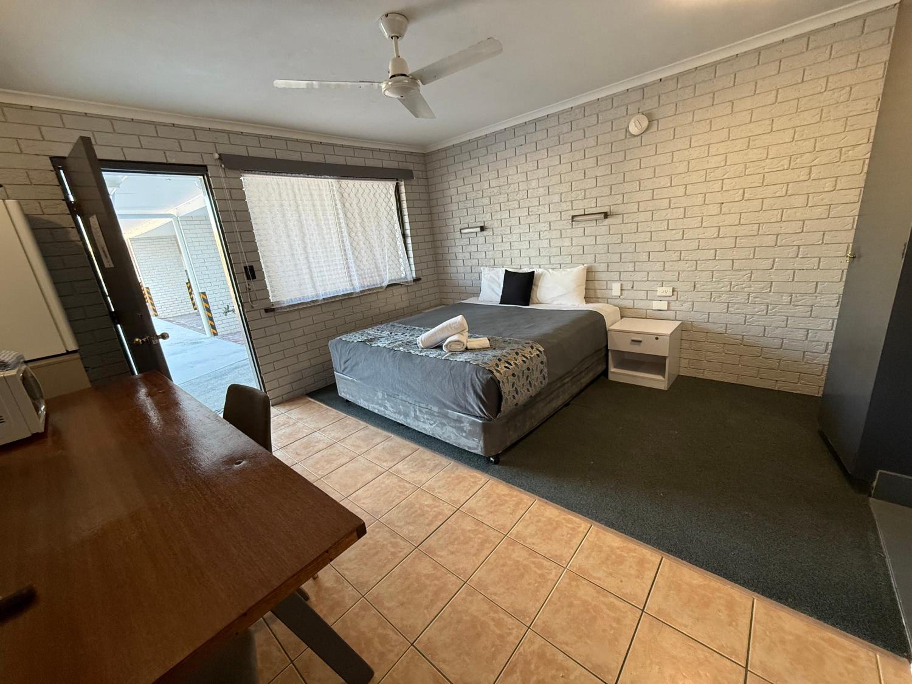 Deluxe King Room photo 3