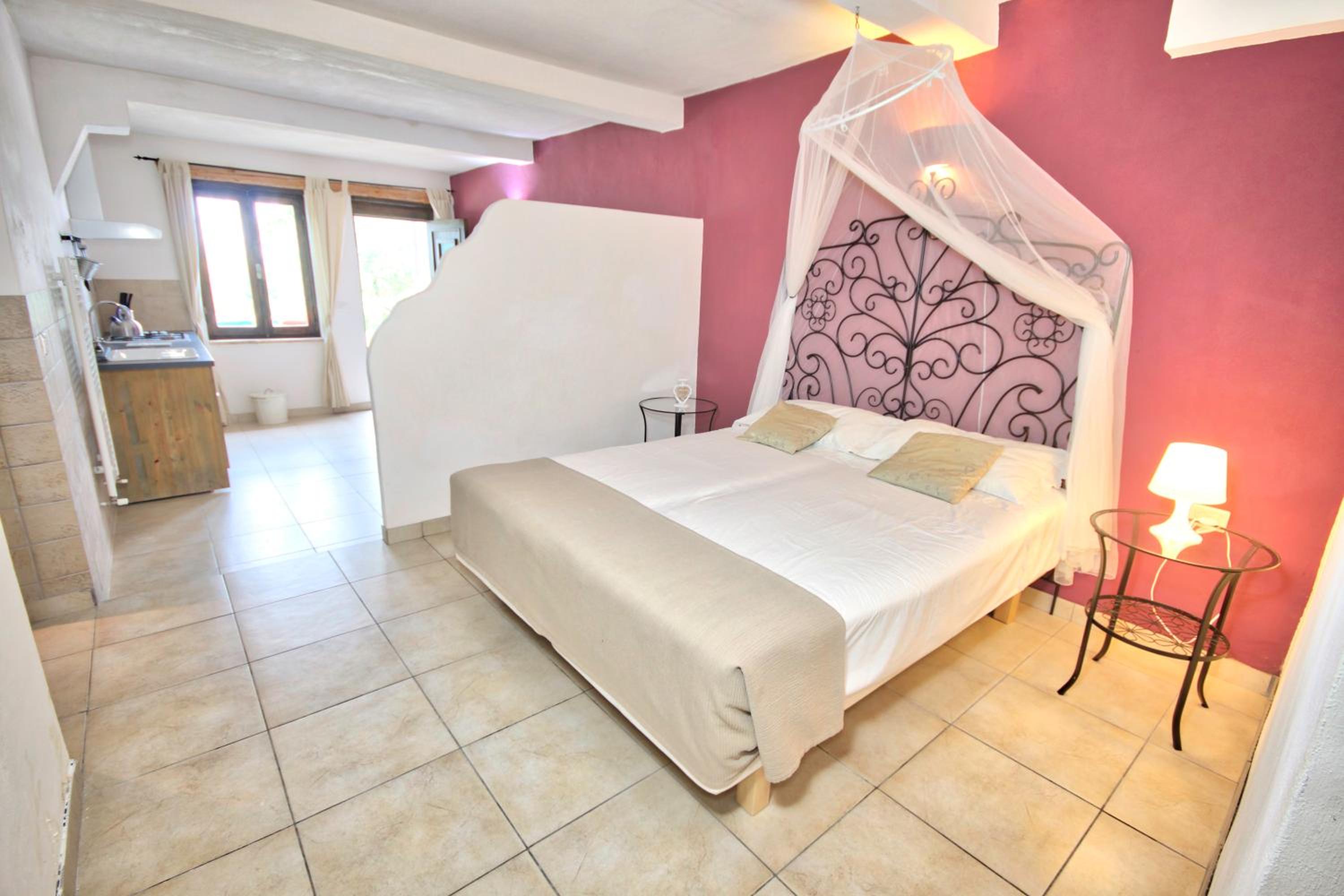 One-Bedroom Apartment with Terrace photo 1