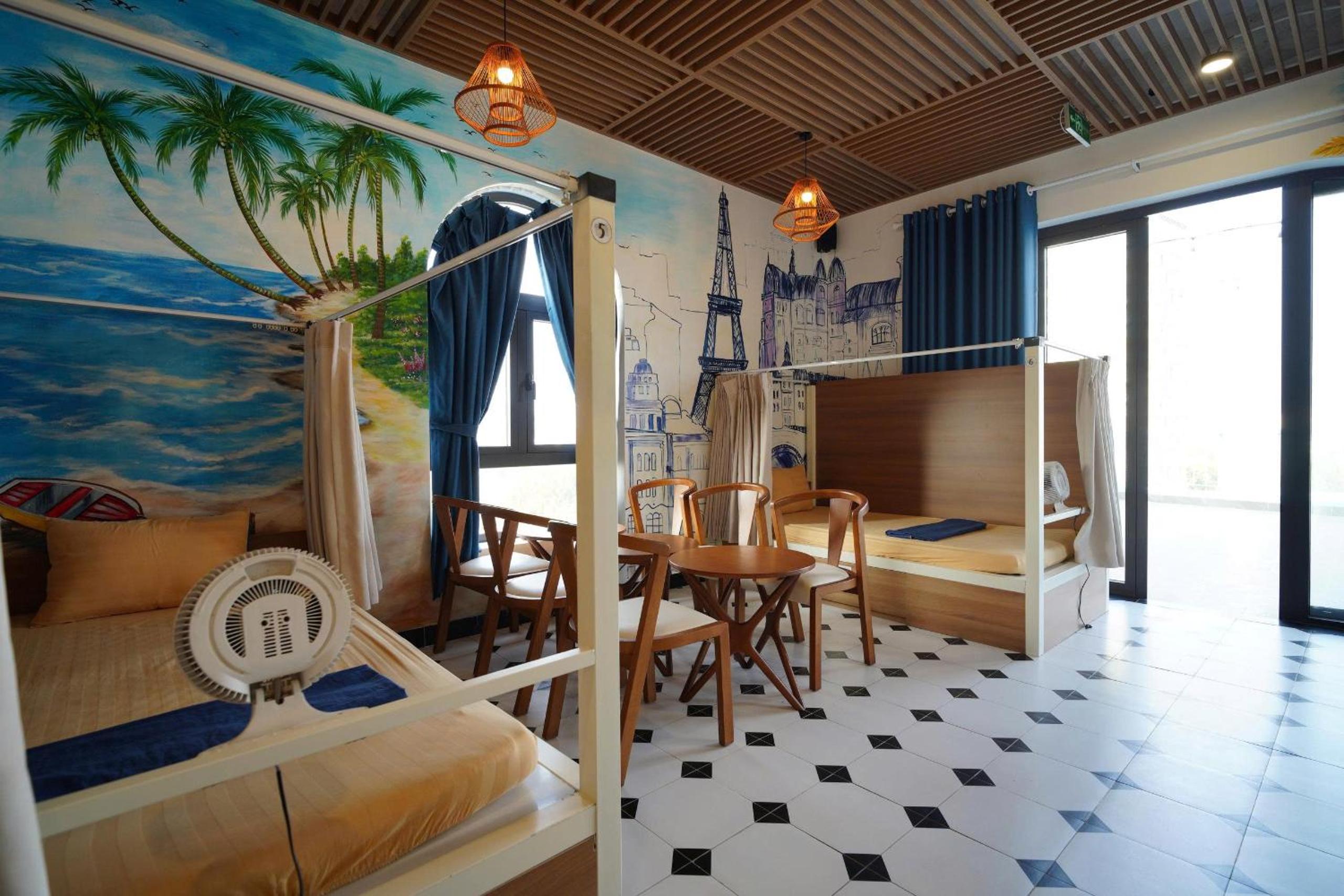 10-Bed Mixed Dormitory Room photo 1