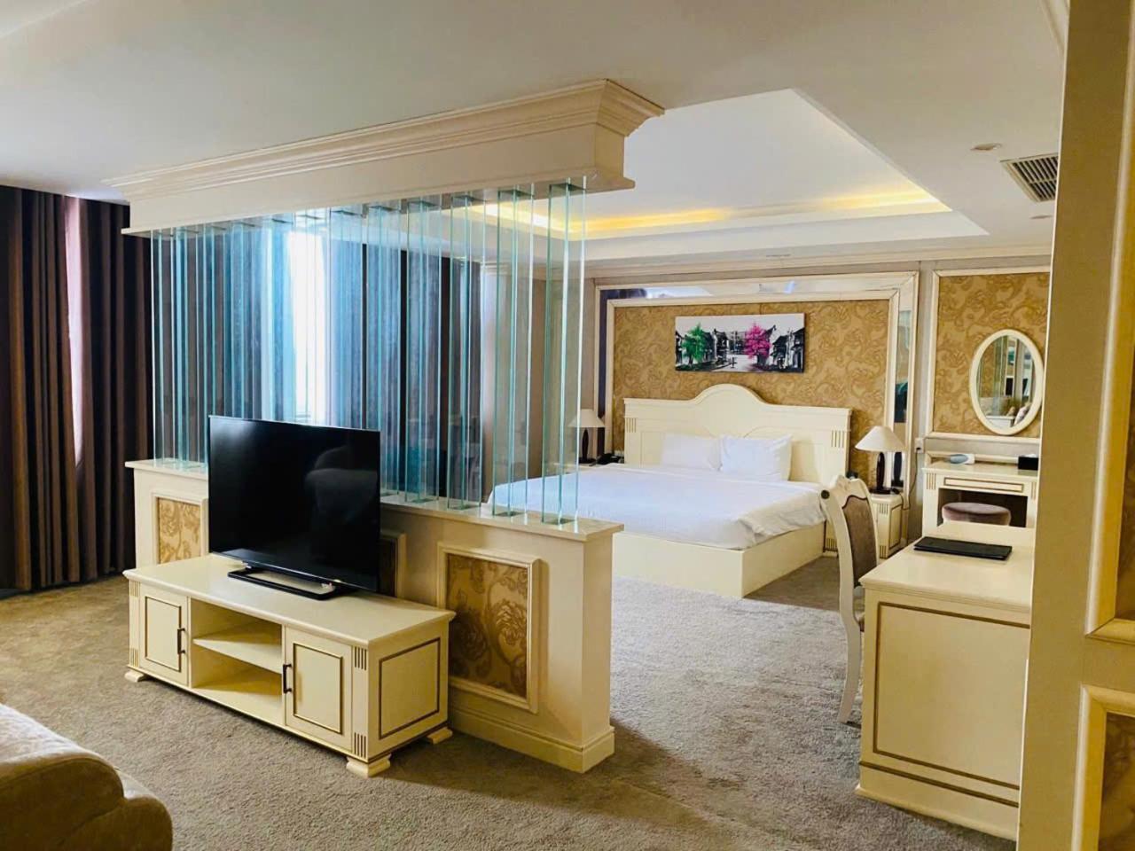 King Suite photo 2