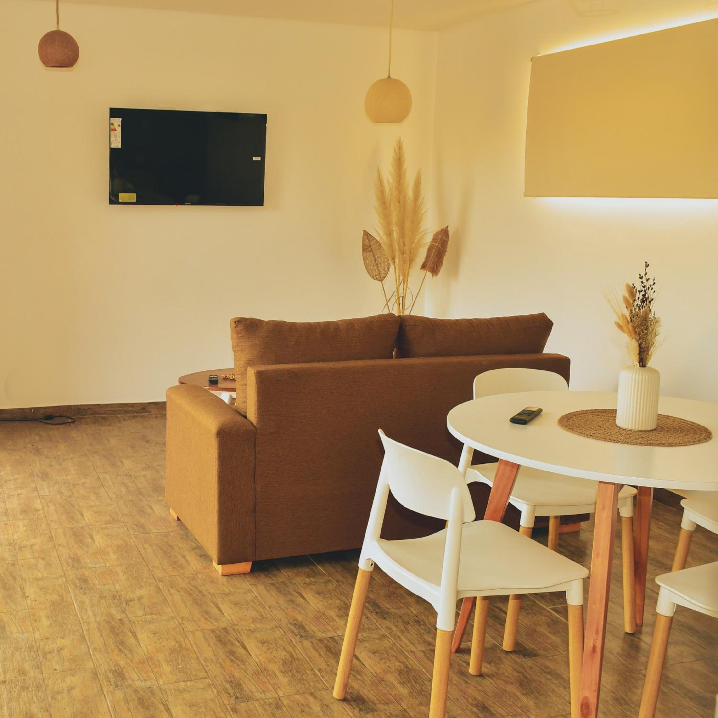 One-Bedroom House photo 1