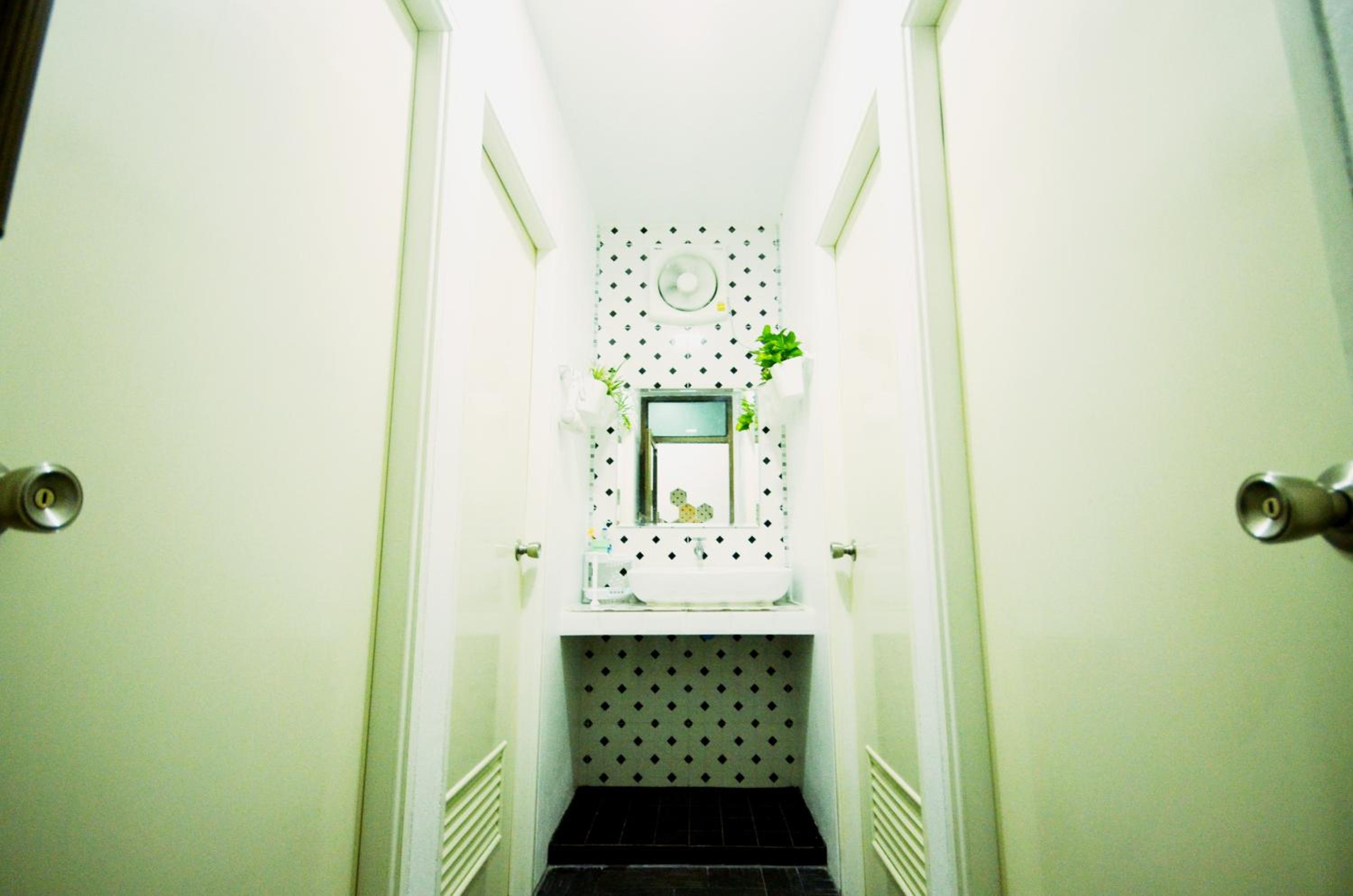 10-Bed Mixed Dormitory Room photo 3