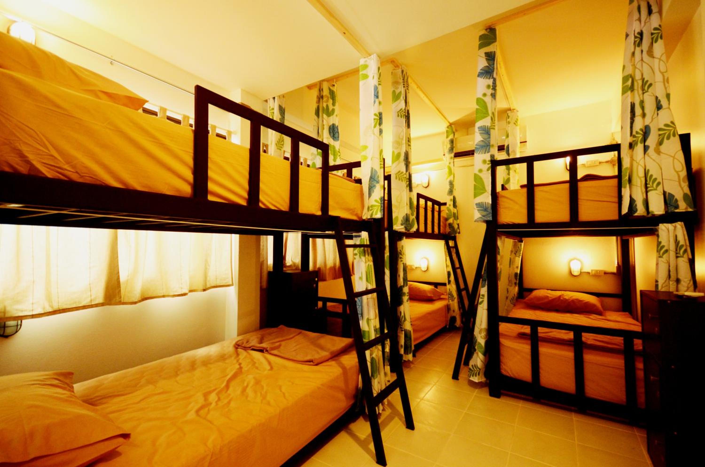 Bed in 10-Bed Mixed Dormitory Room photo 1
