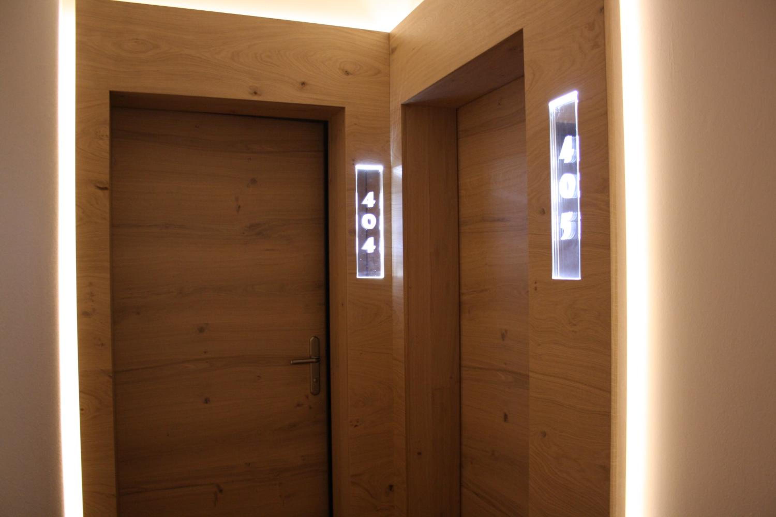 Basement Apartment (no view) - Photo 9