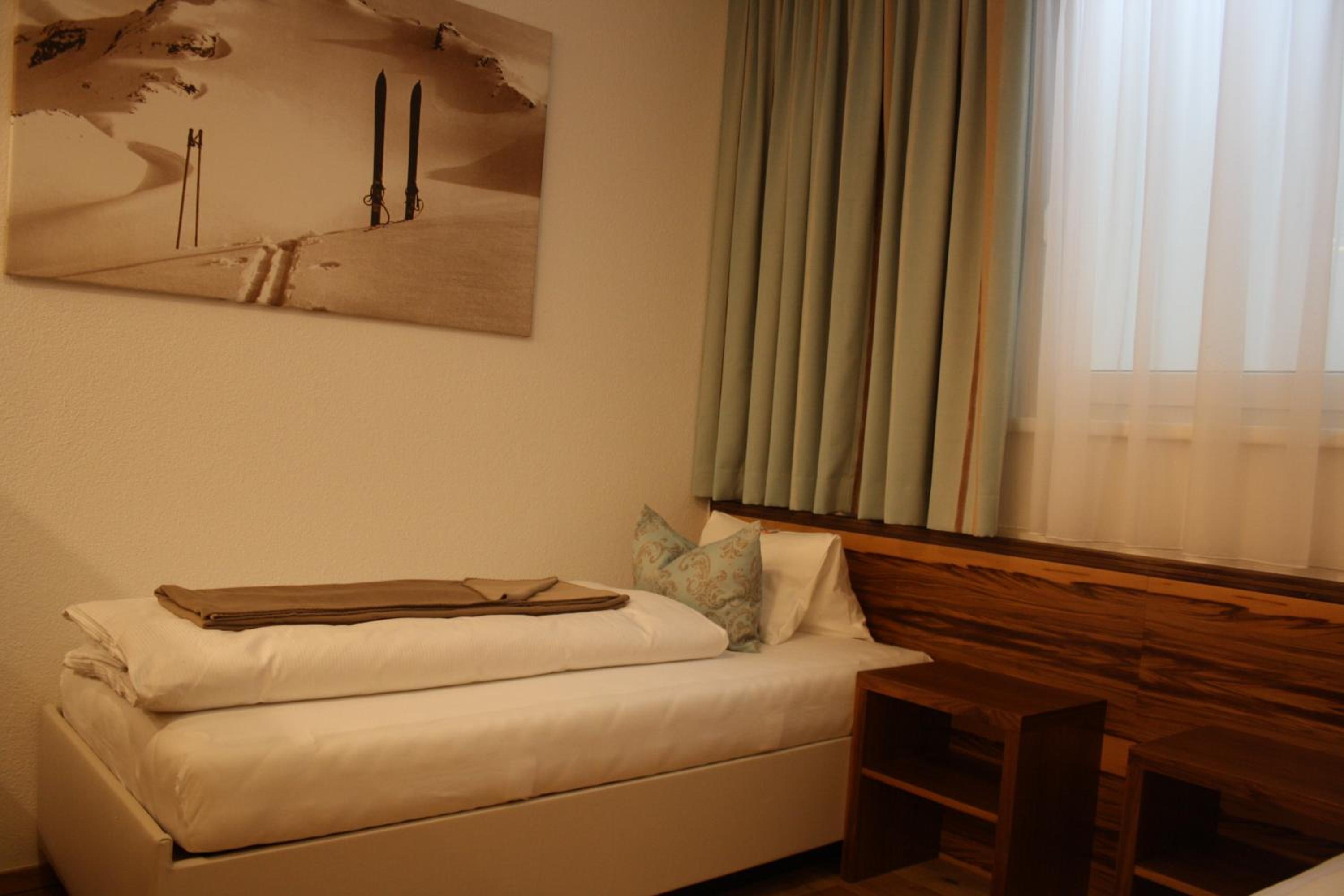 Basement Apartment (no view) - Photo 5