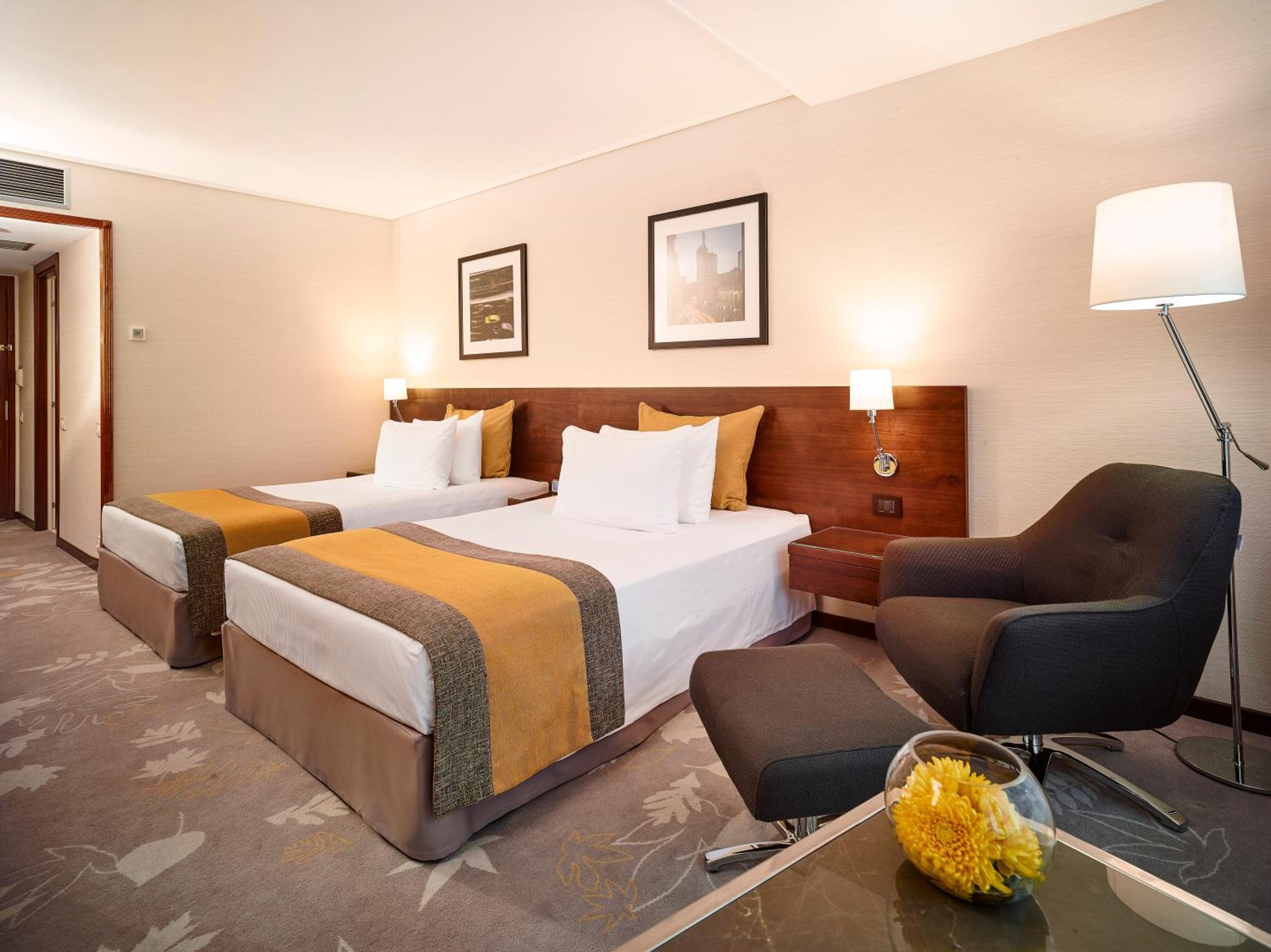 Standard Twin Room - Photo 1