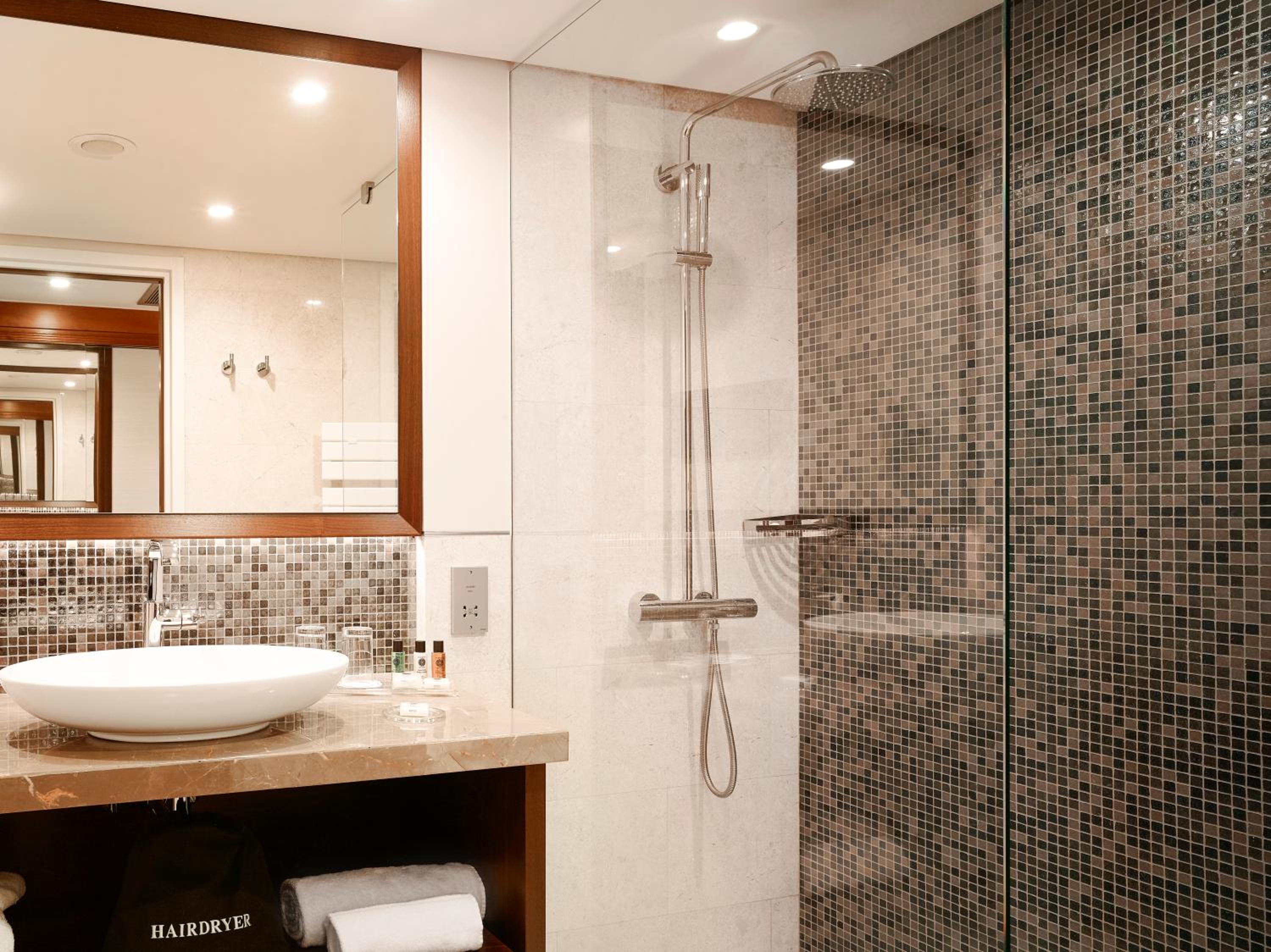 Standard Twin Room - Photo 12