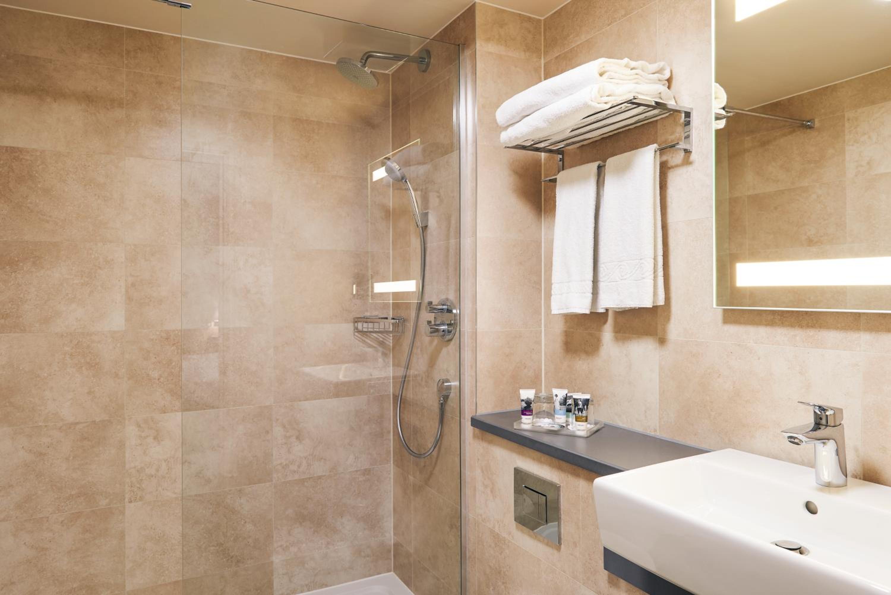 Standard Double Room - Photo 3