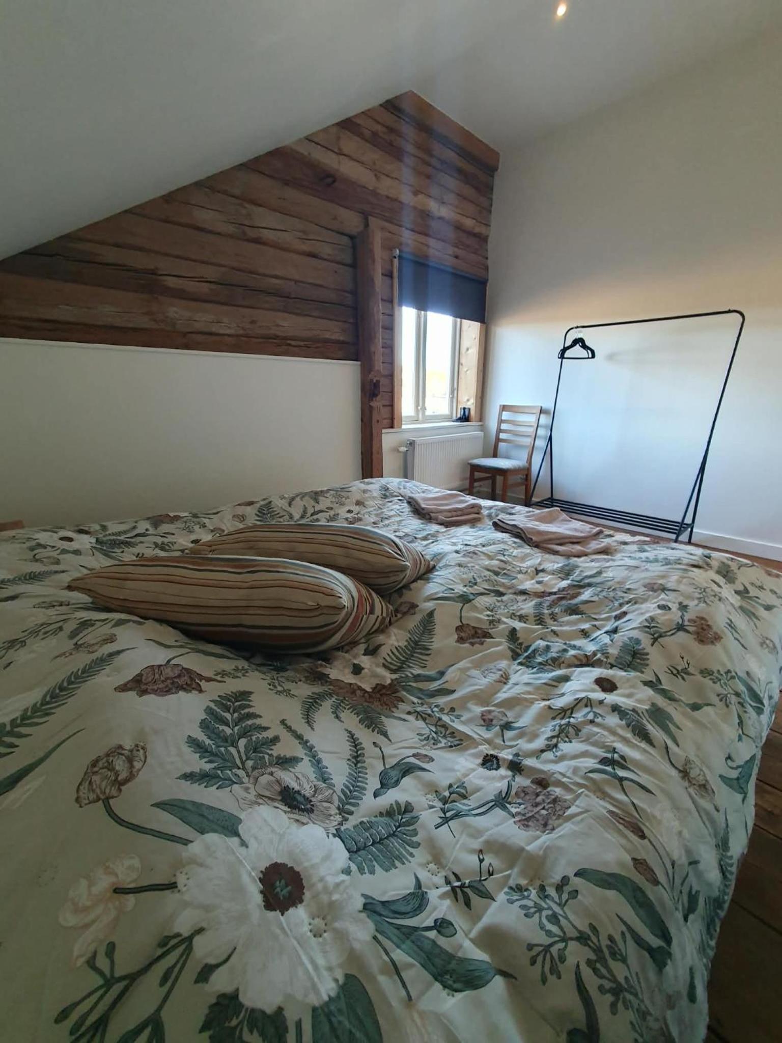Double Room with Shared Bathroom photo 2