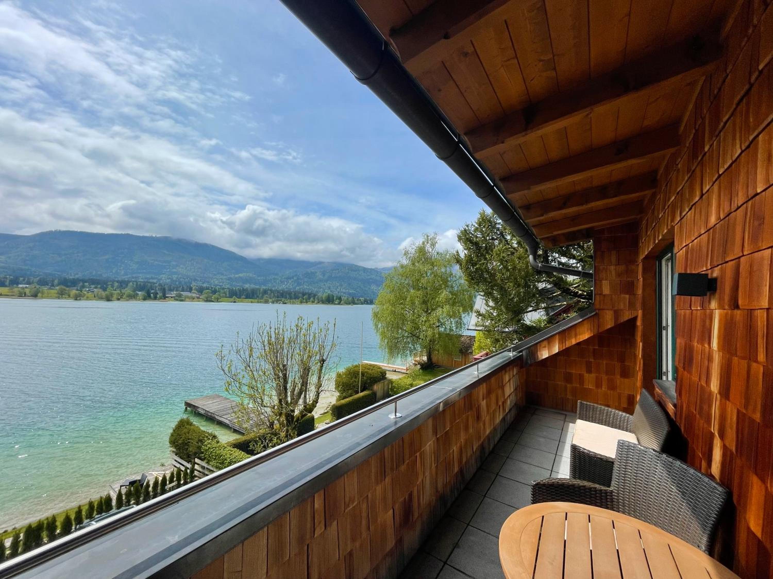 Two-Bedroom Apartment with Lake View photo 2