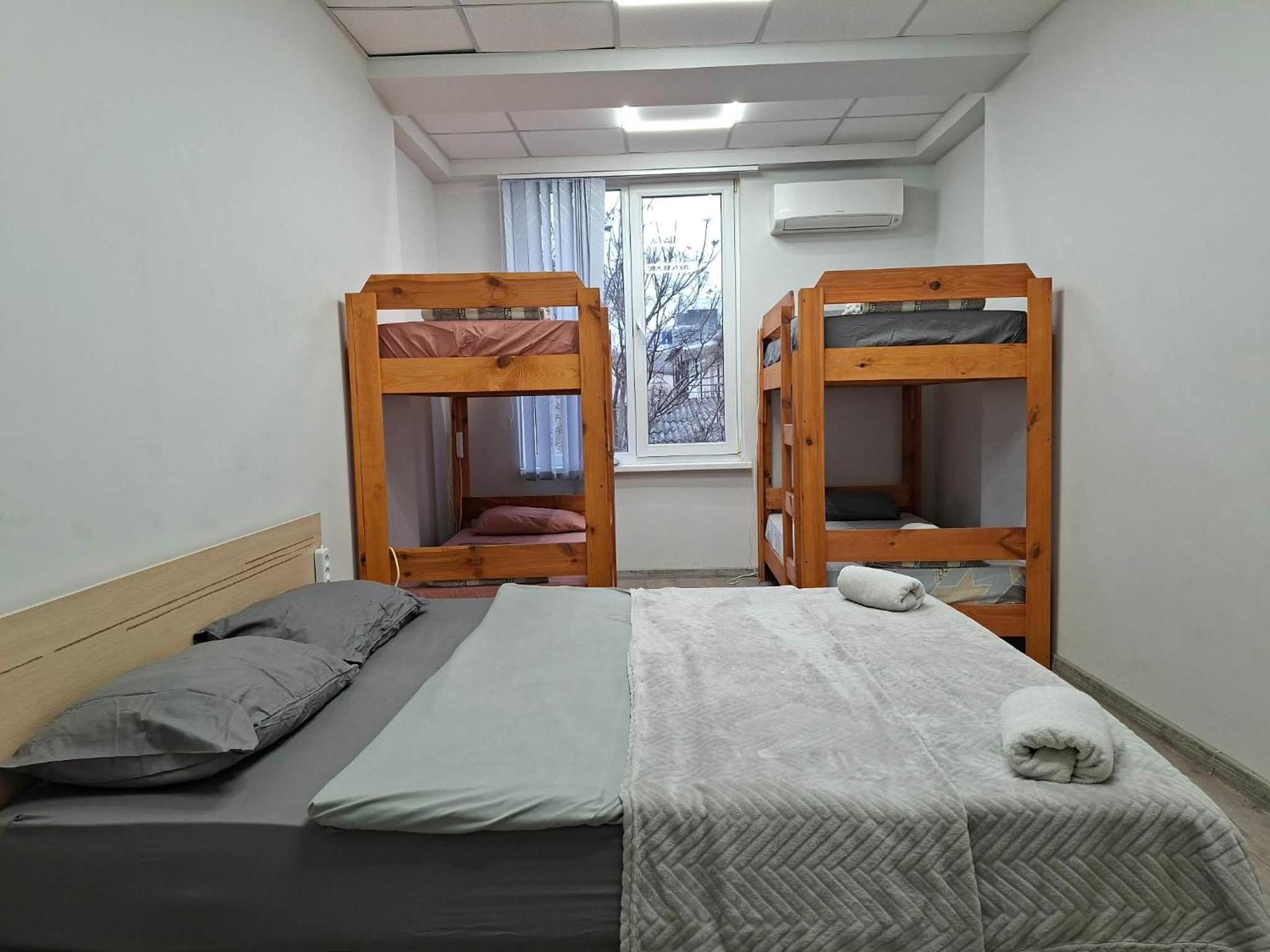 Deluxe Room (1 adult + 2 children)