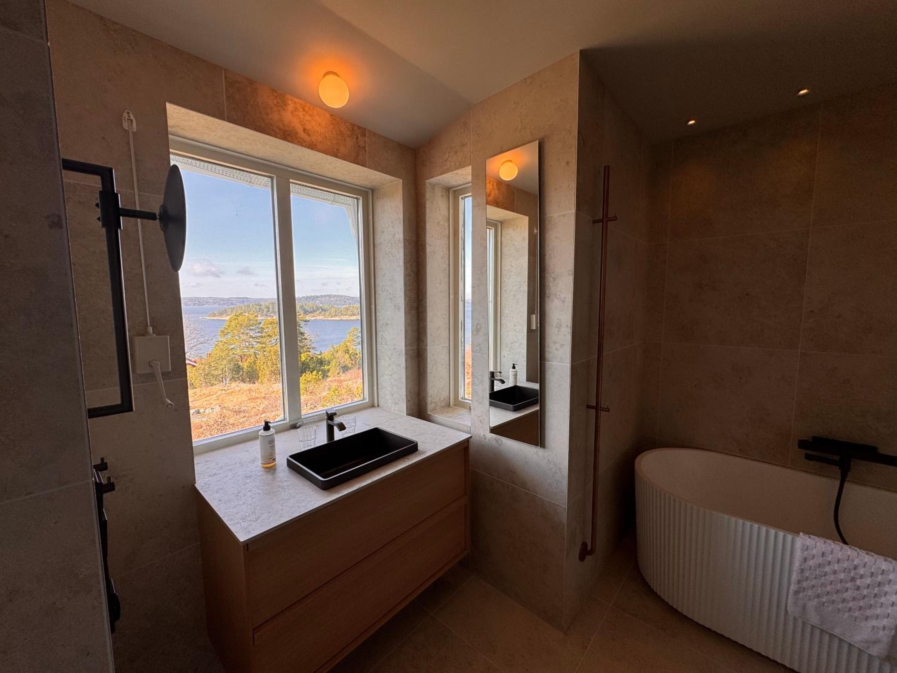 Standard Double or Twin Room with Sea View photo 2