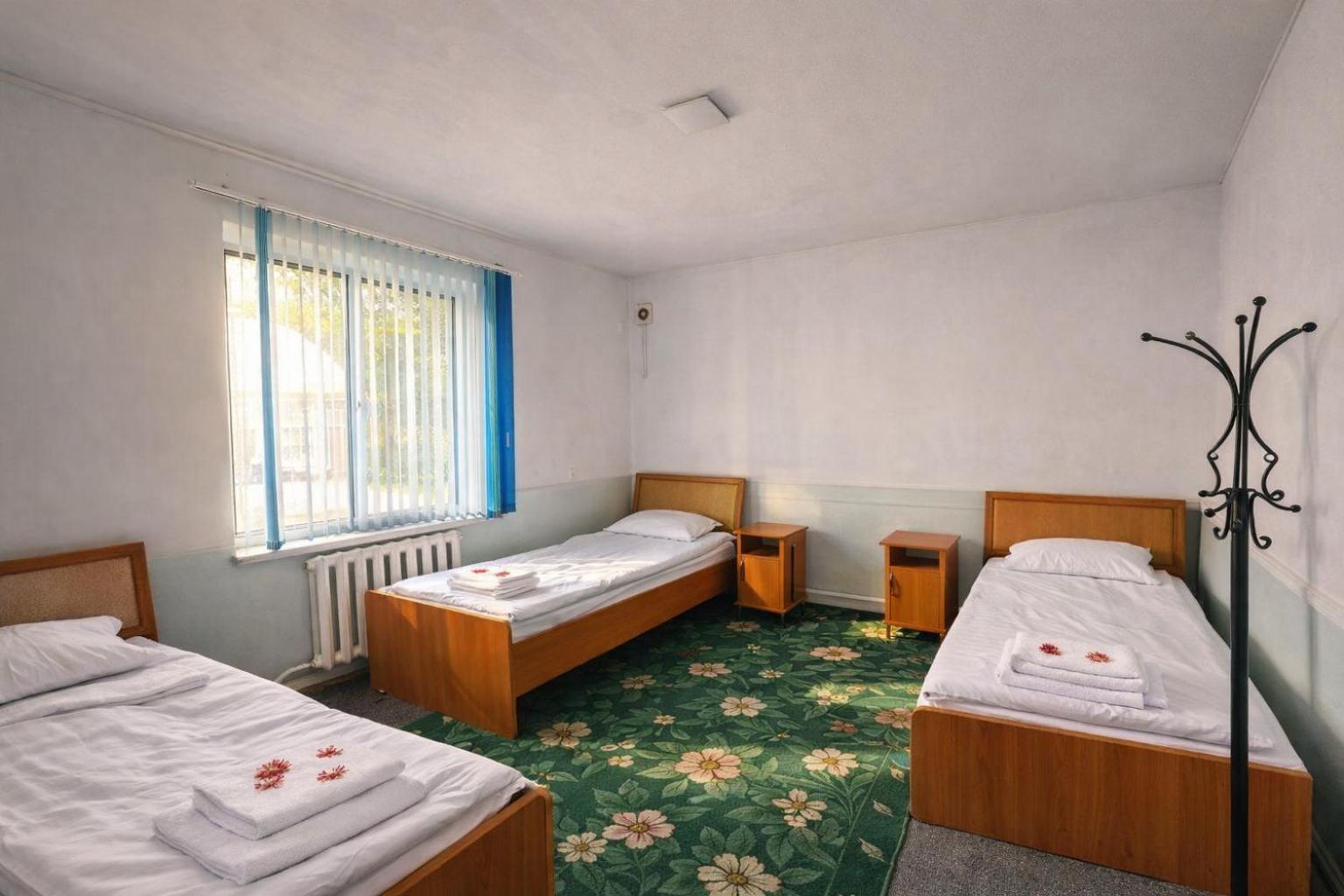 Bed in 6-Bed Female Dormitory Room photo 1