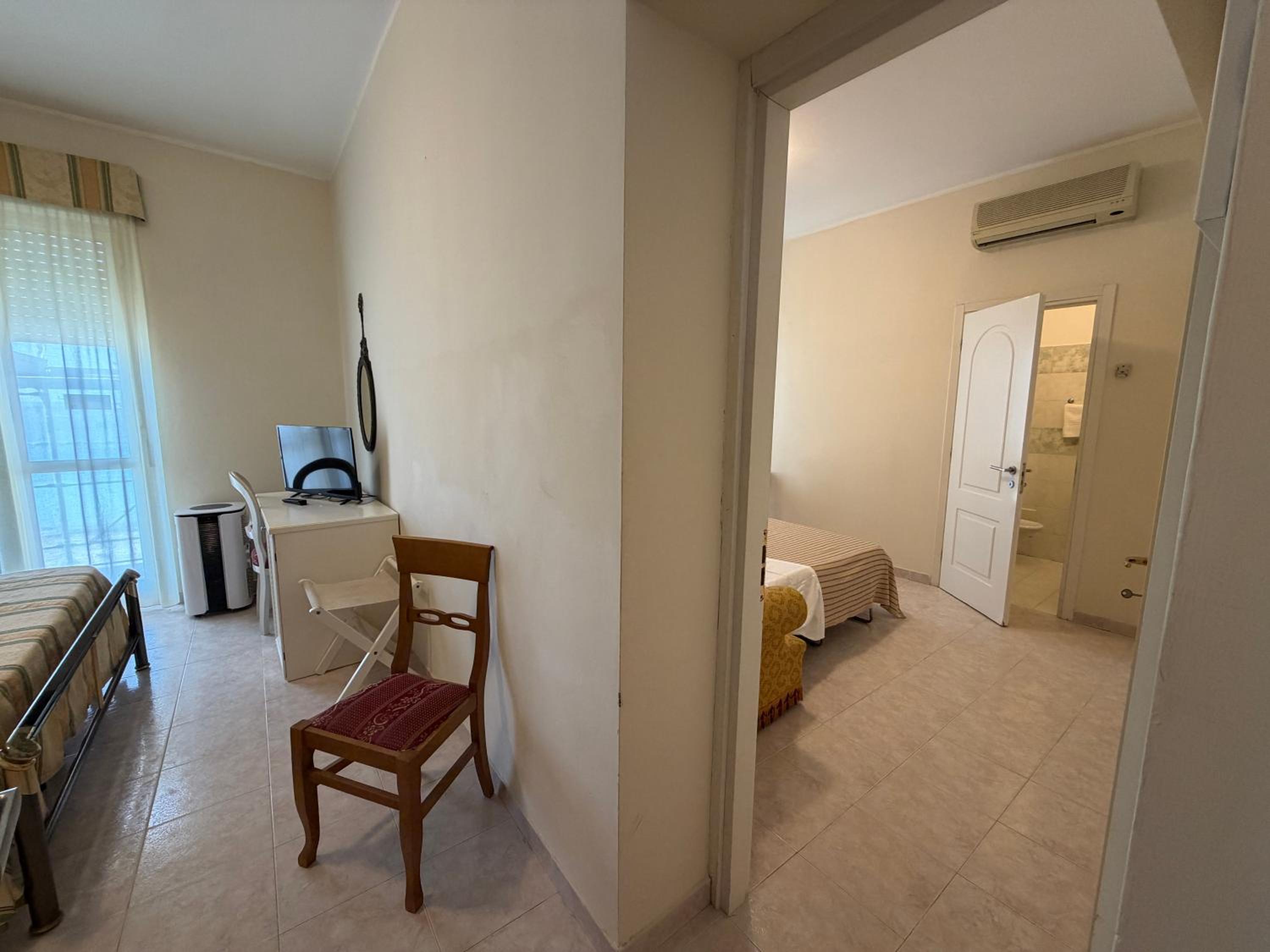Two-Bedroom Deluxe Apartment photo 2