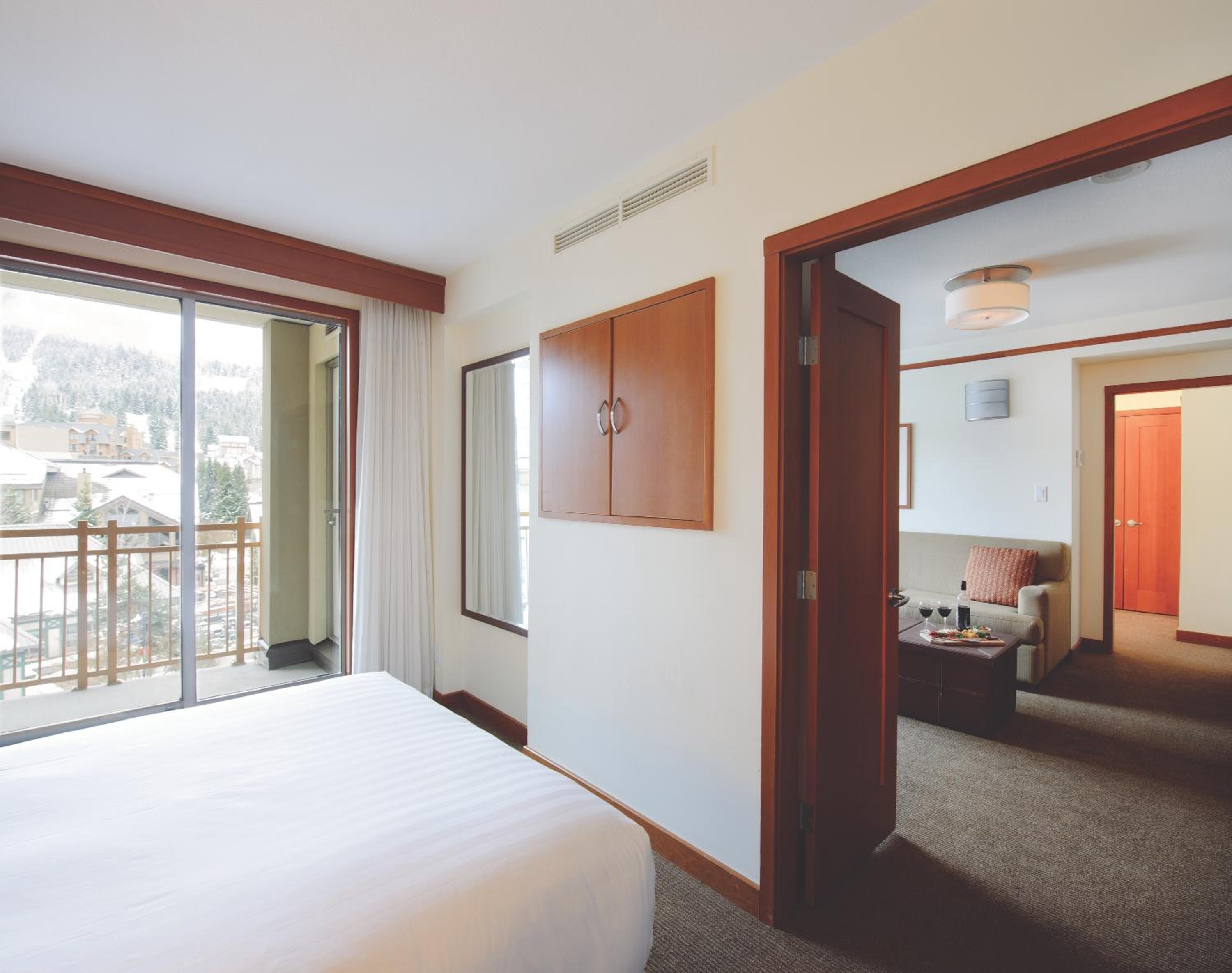 Two Bedroom Lower Floor Suite - Photo 4