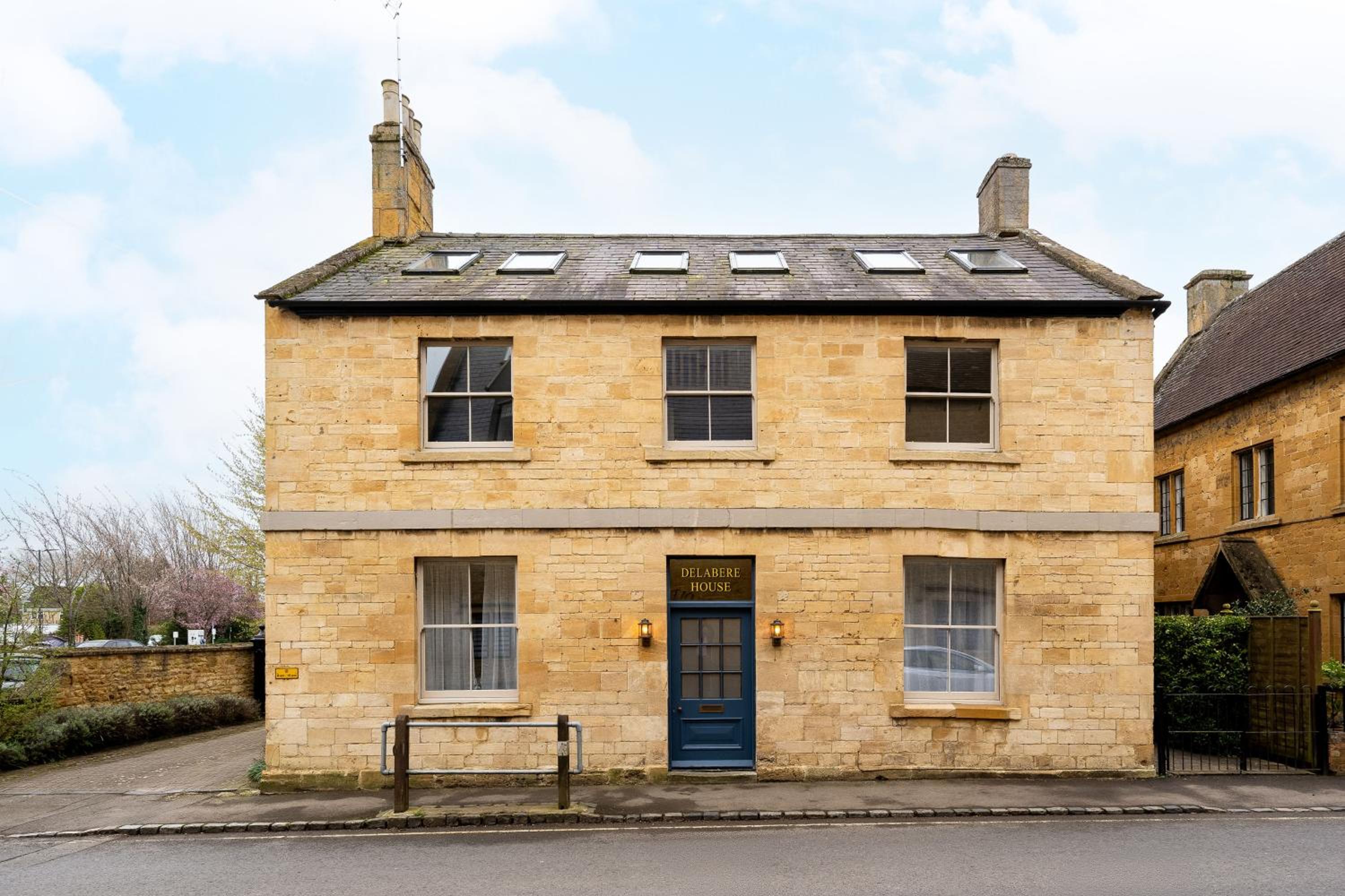  5 Delabere House photo 1