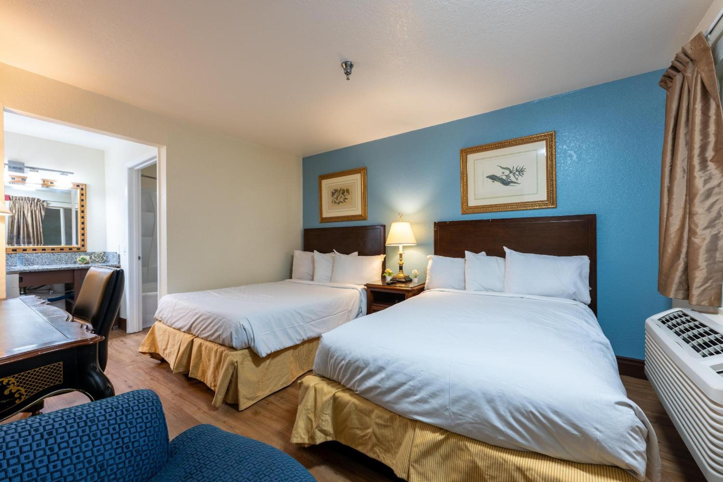 2 Full Beds Non-Smoking