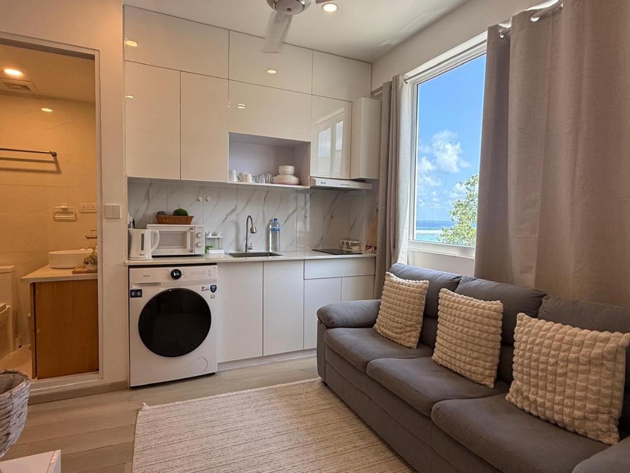 One-Bedroom Premier Apartment photo 1