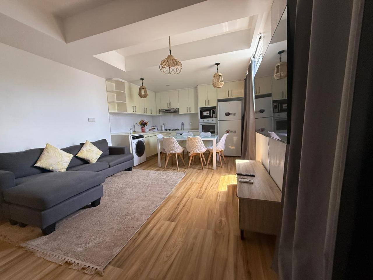 Deluxe One-Bedroom Apartment