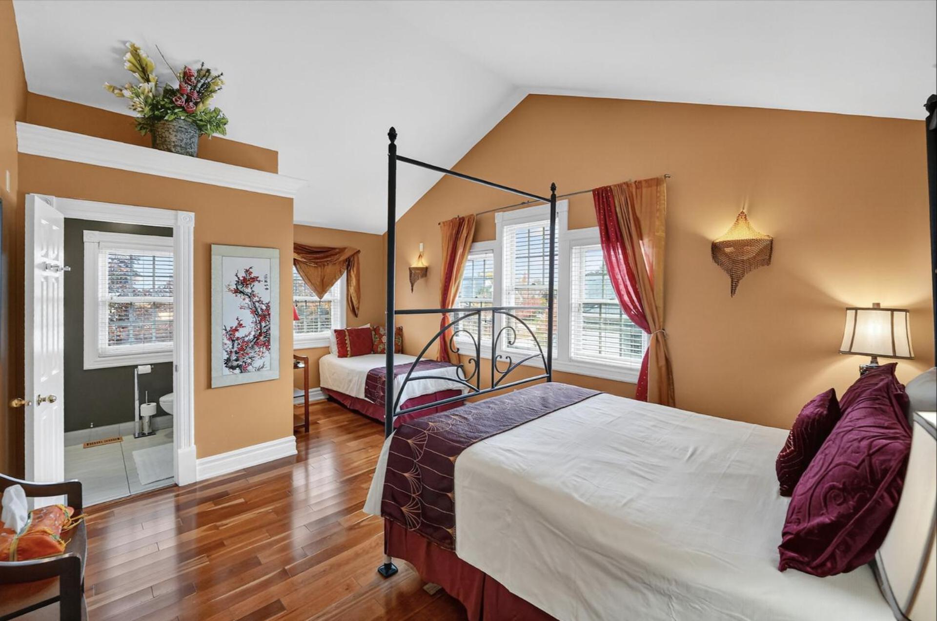 Deluxe Suite photo 2