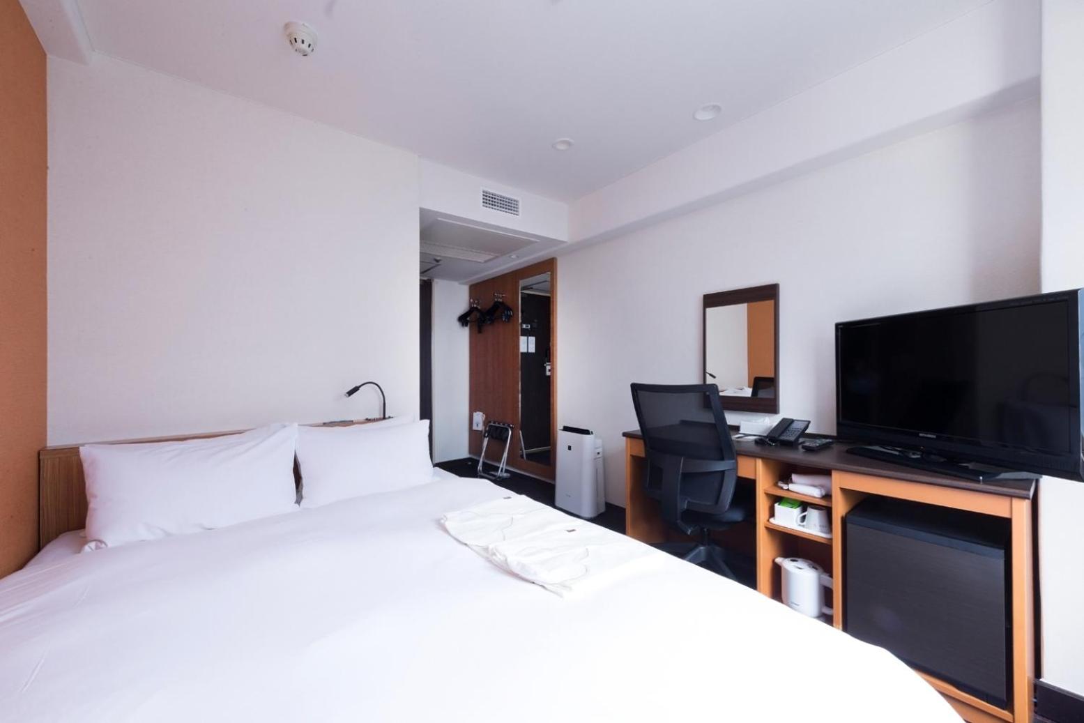 Double Room - Non-Smoking  - Photo 7